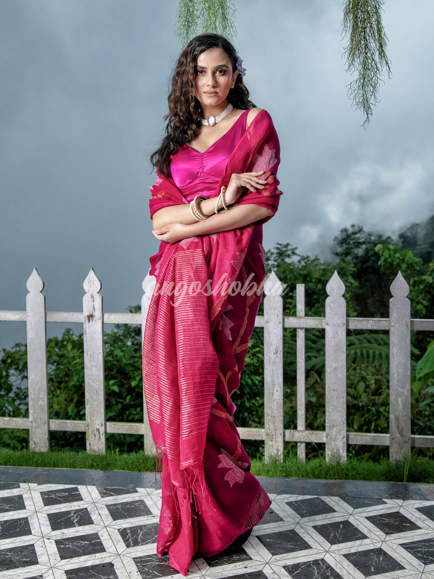 Rani Body Synchronised with Jamdani Design Golden & Silver Stripes Pallu Ribbon Border Handwoven Saree