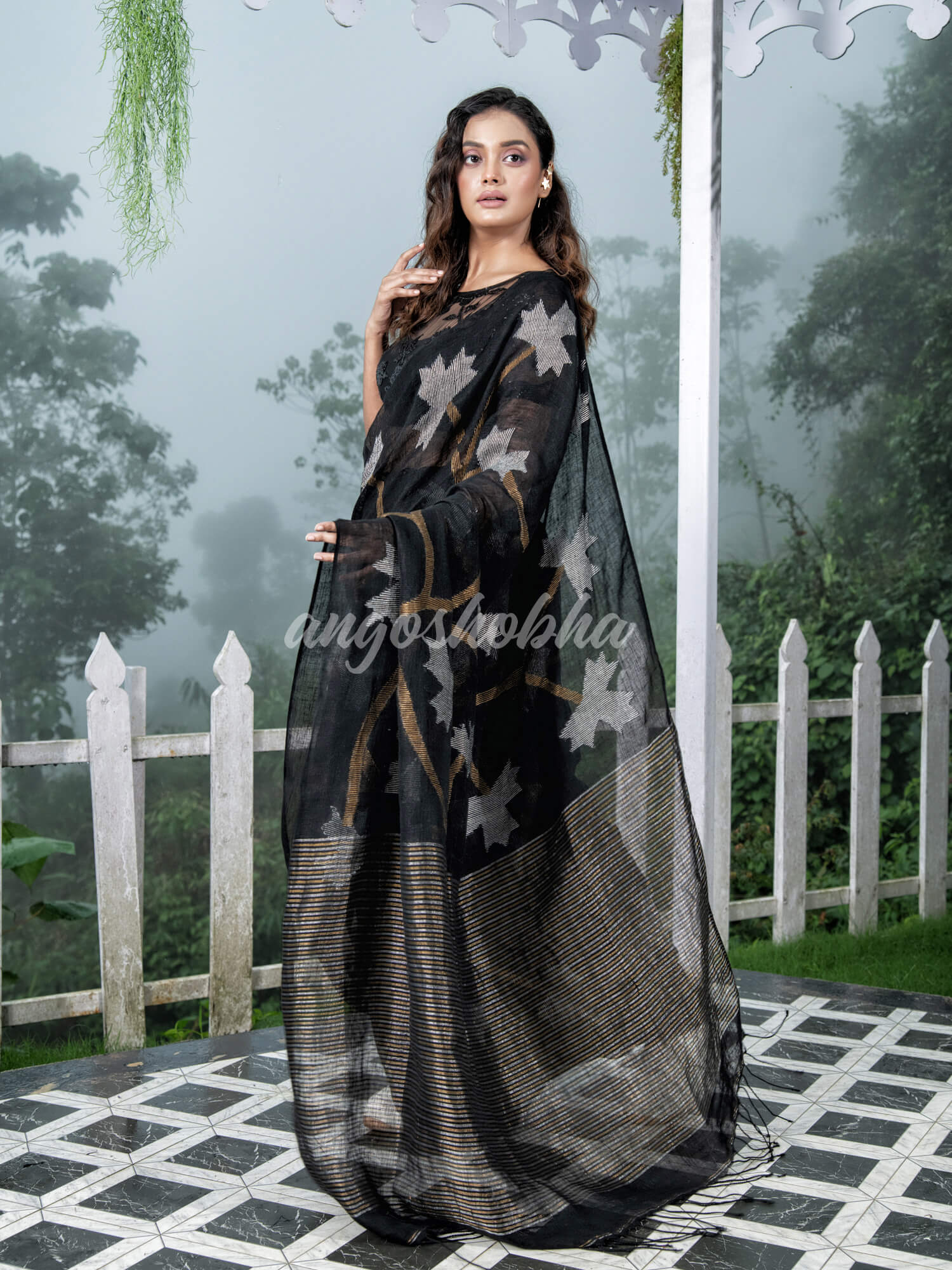 Black  Body Synchronised with Jamdani Design Golden & Silver Stripes Pallu Ribbon Border Handwoven Linen Saree