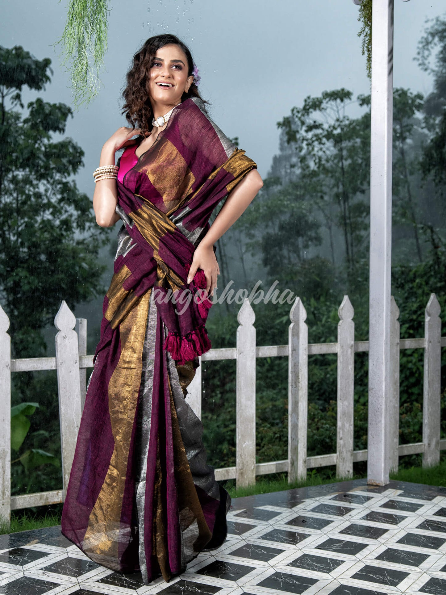 Magenta Linen Multicolor Tissue Body with Magenta Tassels Handwoven Saree