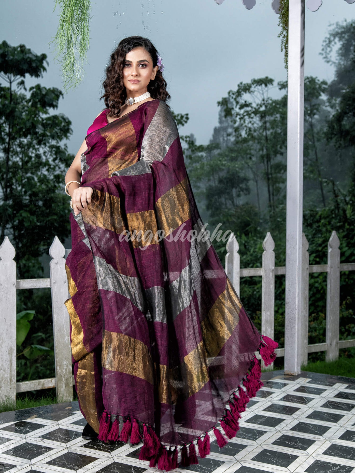 Magenta Linen Multicolor Tissue Body with Magenta Tassels Handwoven Saree