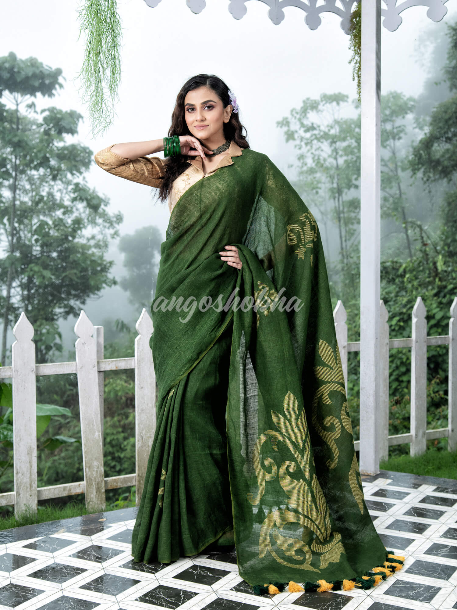 Bottle Green Jamdani Handwoven Linen Saree