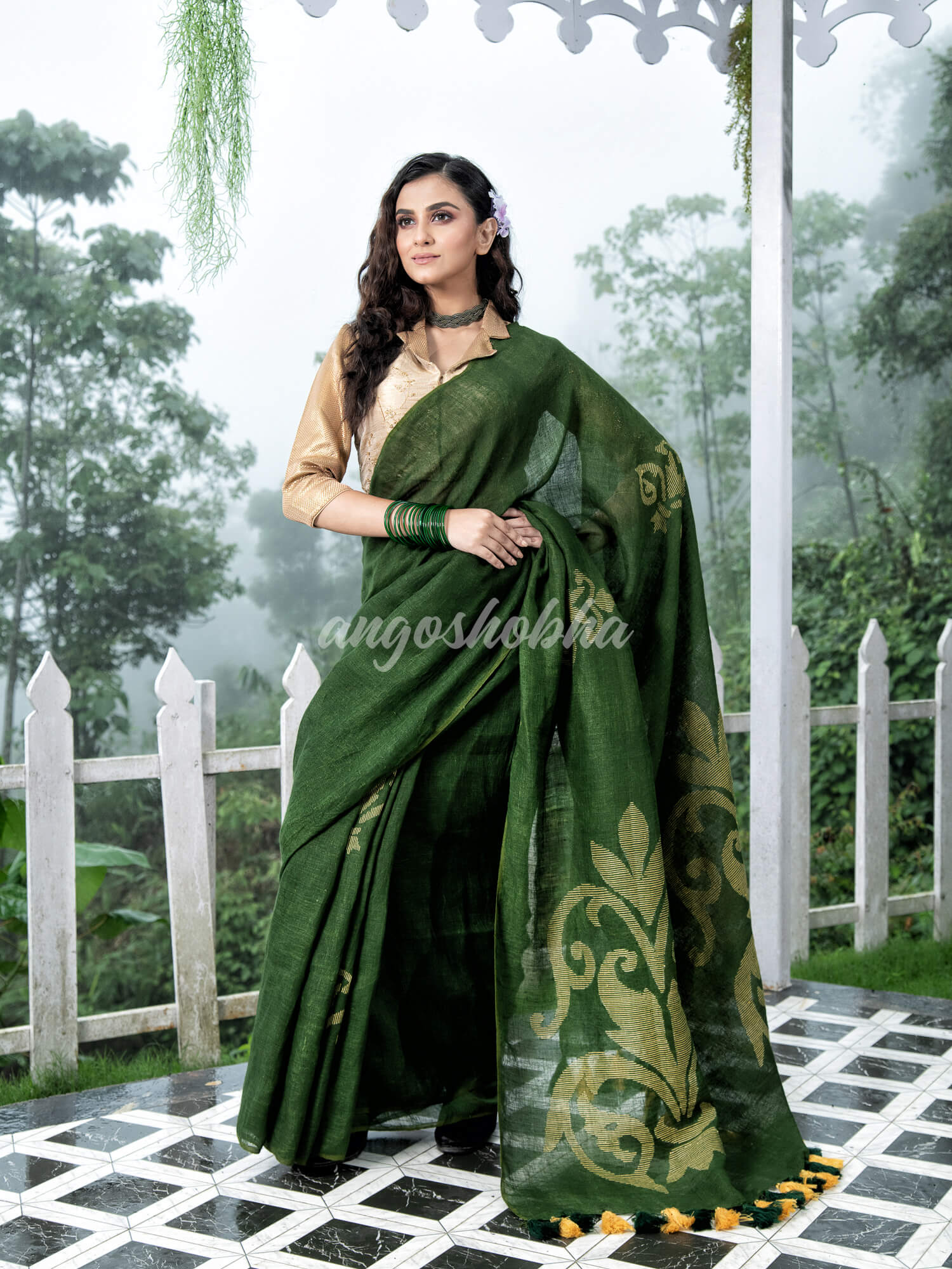 Bottle Green Jamdani Handwoven Linen Saree