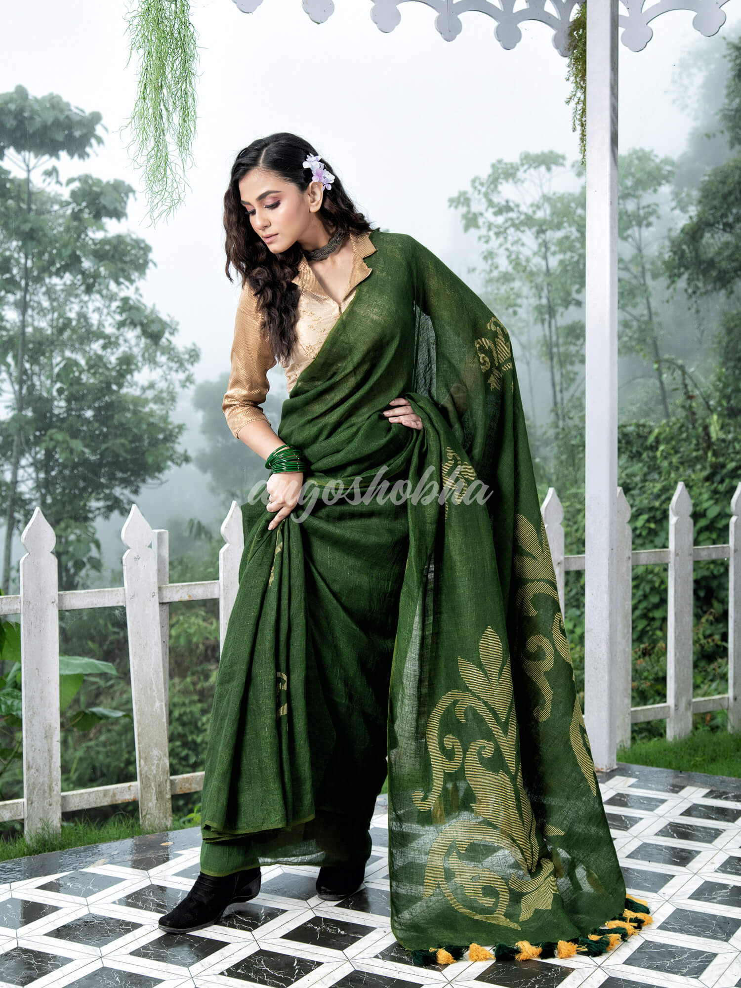 Bottle Green Jamdani Handwoven Linen Saree