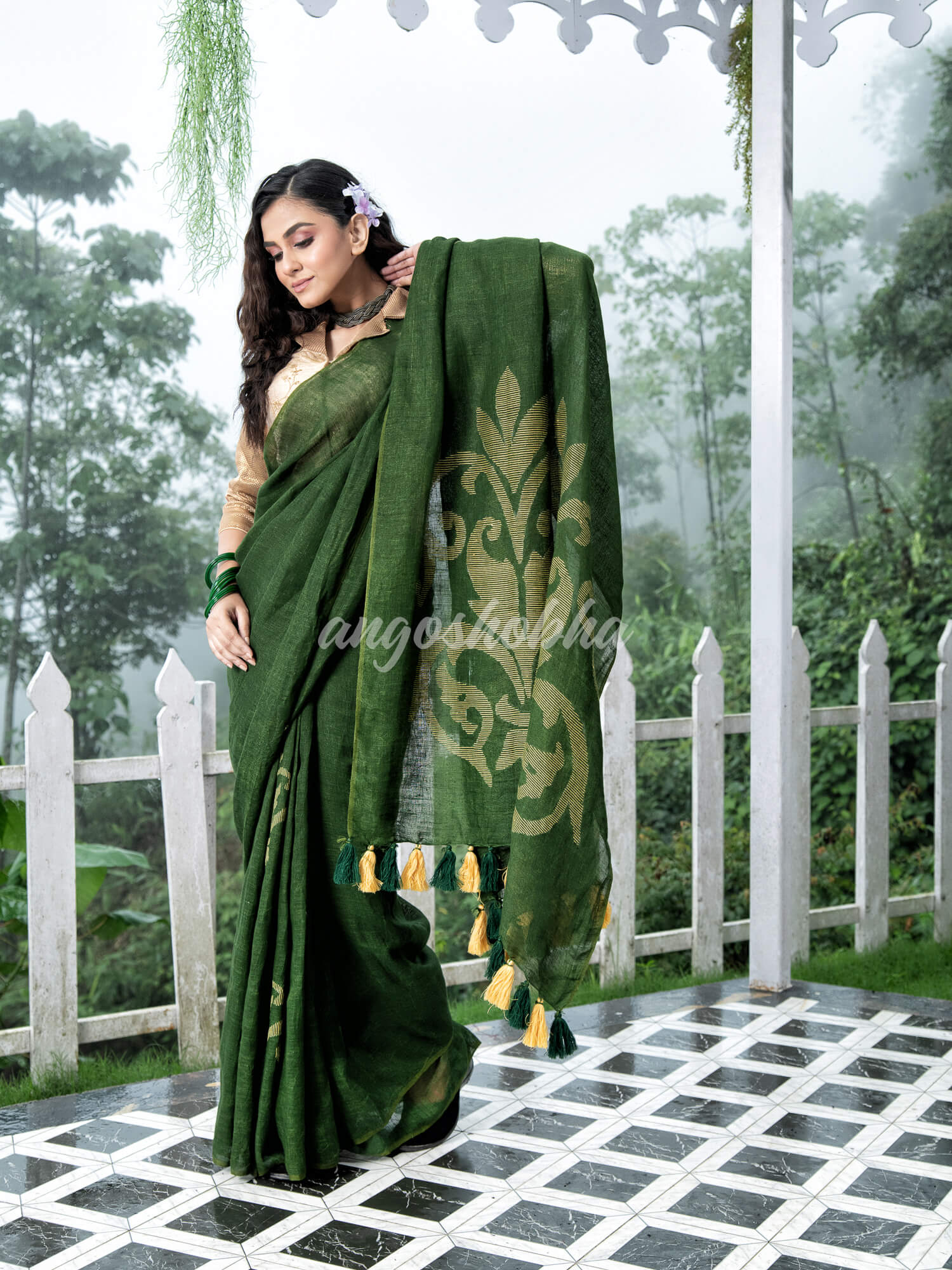 Bottle Green Jamdani Handwoven Linen Saree