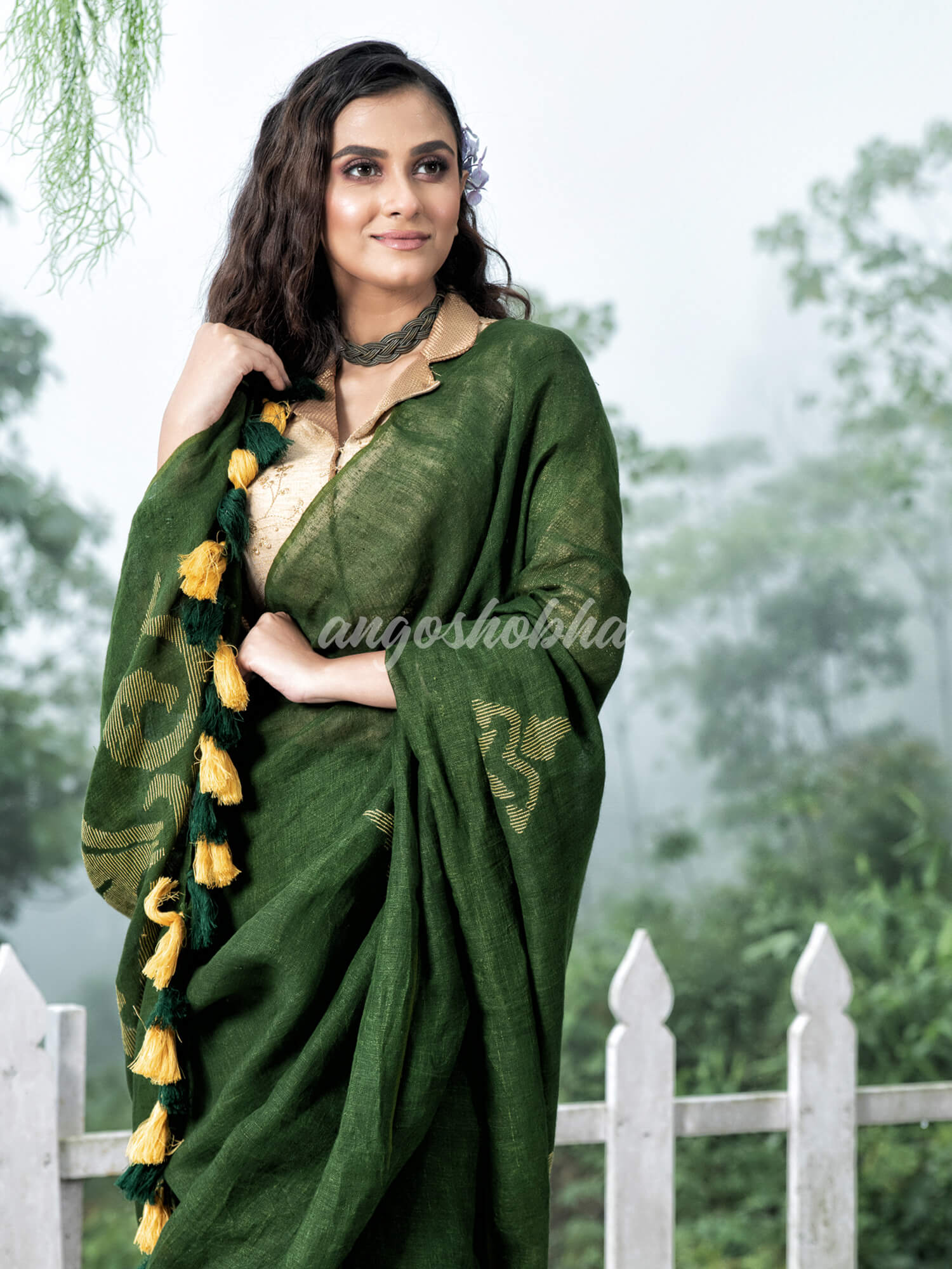 Bottle Green Jamdani Handwoven Linen Saree