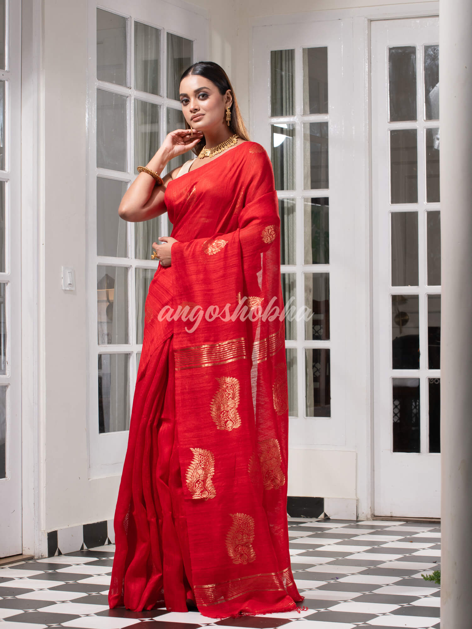 Red Matka Body with Golden Motifs & Kolka Pallu Handwoven Saree