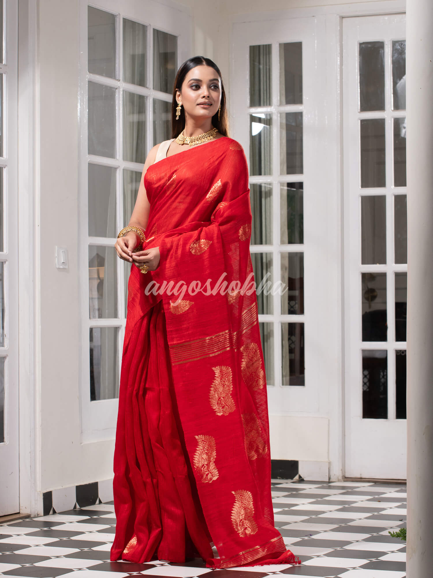 Red Matka Body with Golden Motifs & Kolka Pallu Handwoven Saree
