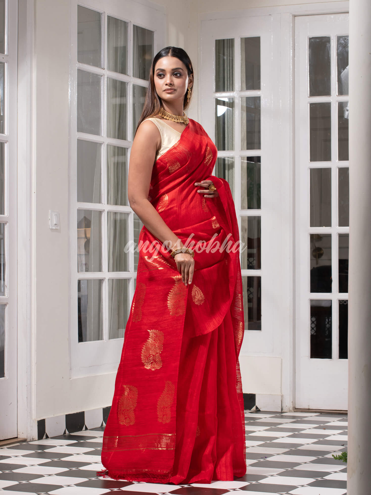 Red Matka Body with Golden Motifs & Kolka Pallu Handwoven Saree