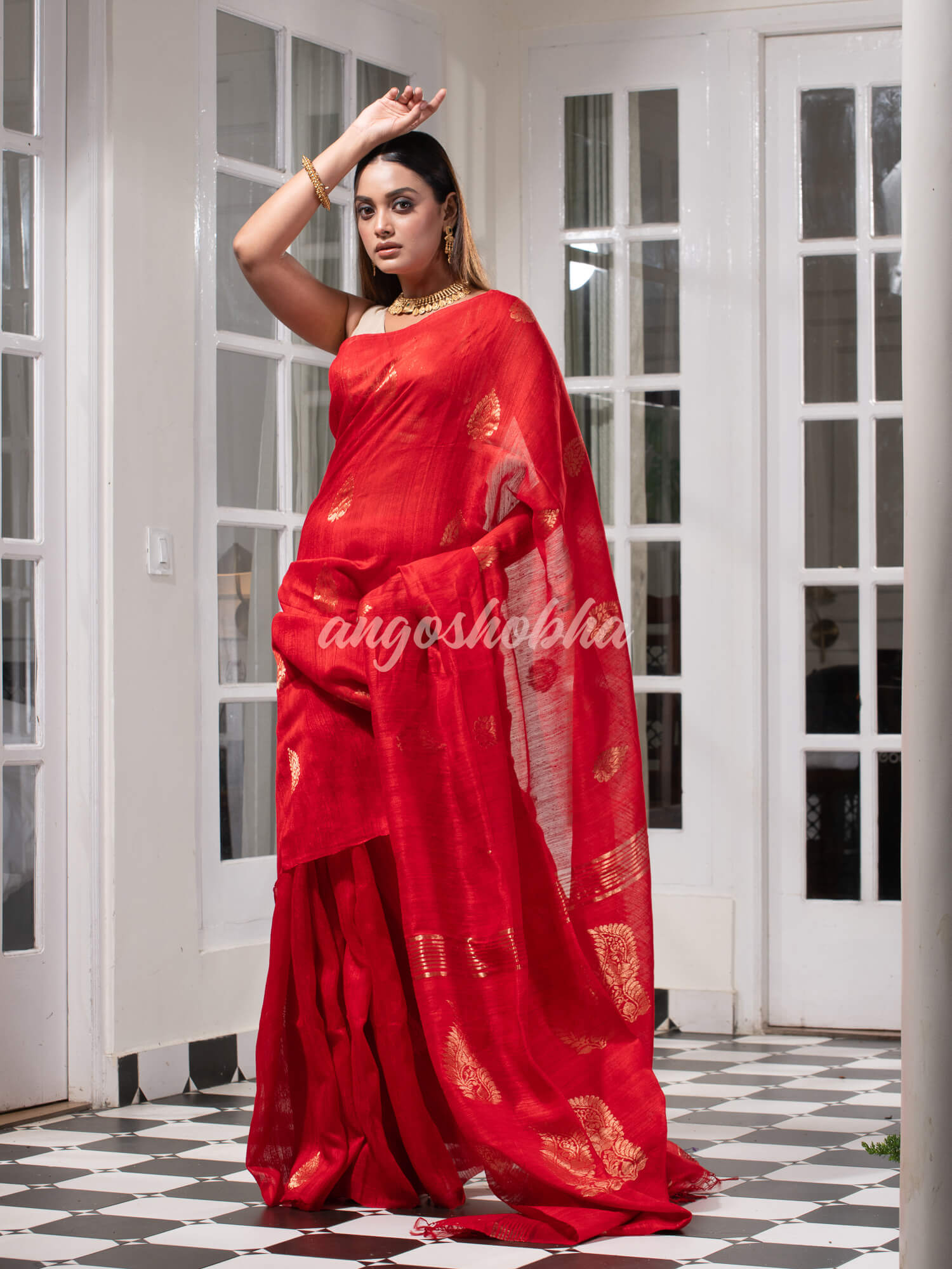 Red Matka Body with Golden Motifs & Kolka Pallu Handwoven Saree