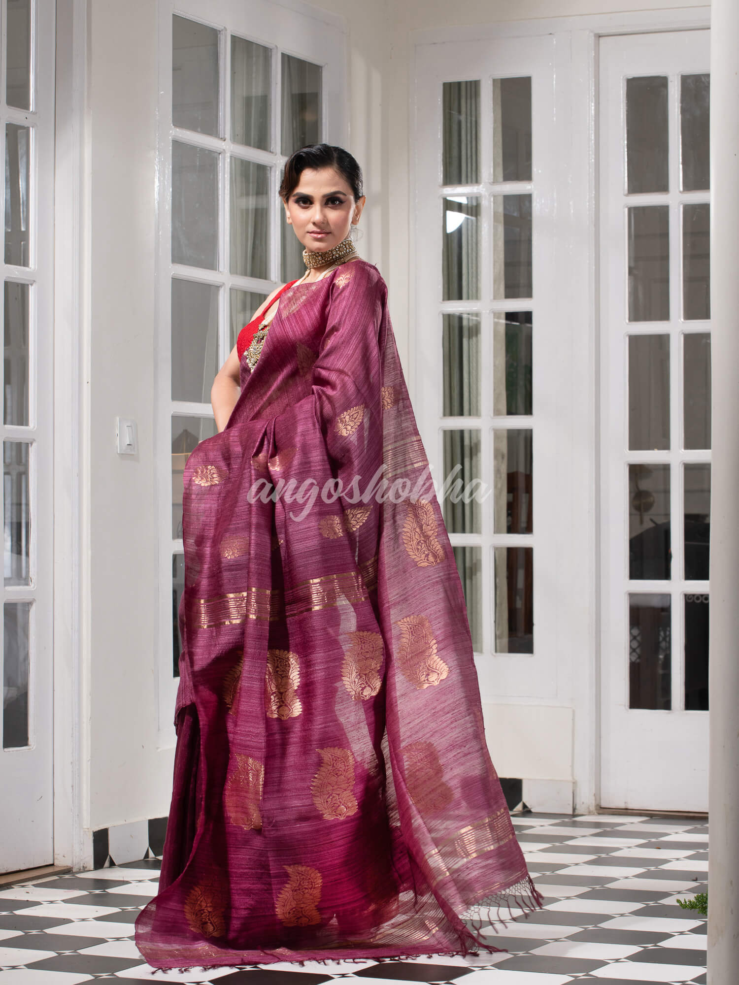 Wine  Matka Body with Golden Motifs & Kolka Pallu Handwoven Saree