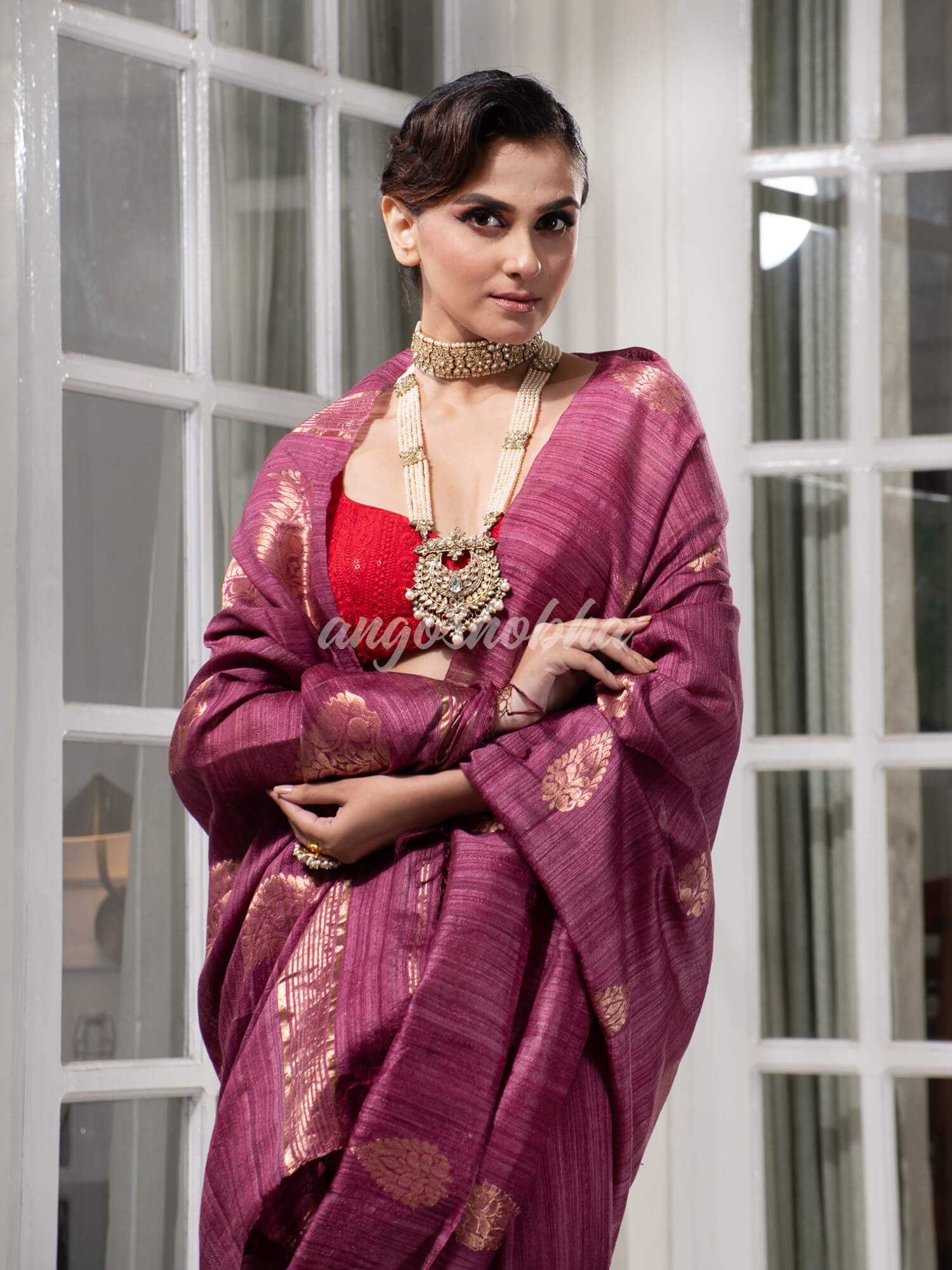 Wine  Matka Body with Golden Motifs & Kolka Pallu Handwoven Saree