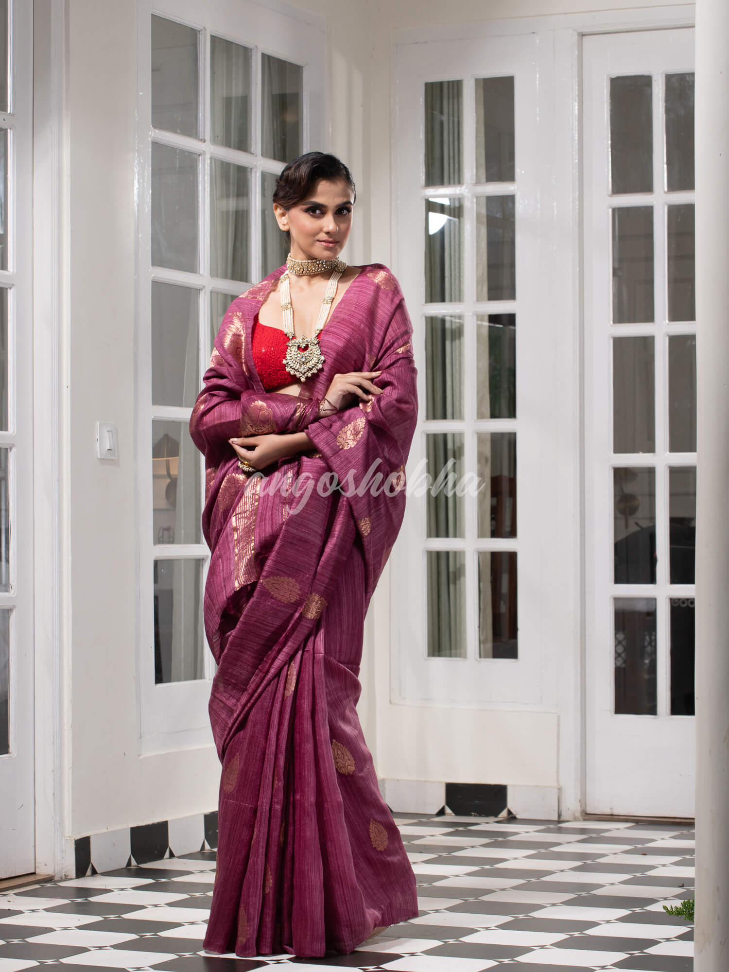 Wine  Matka Body with Golden Motifs & Kolka Pallu Handwoven Saree