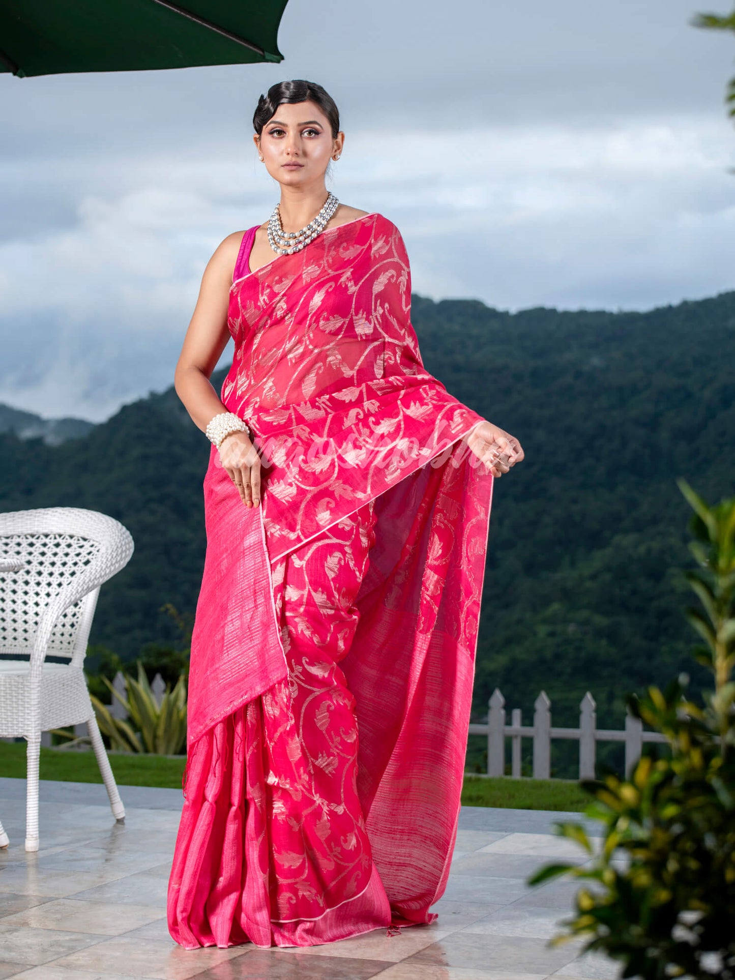 Pink Silk Matka Body Creeper Design all over Silver Zari Check Pallu Handwoven Saree