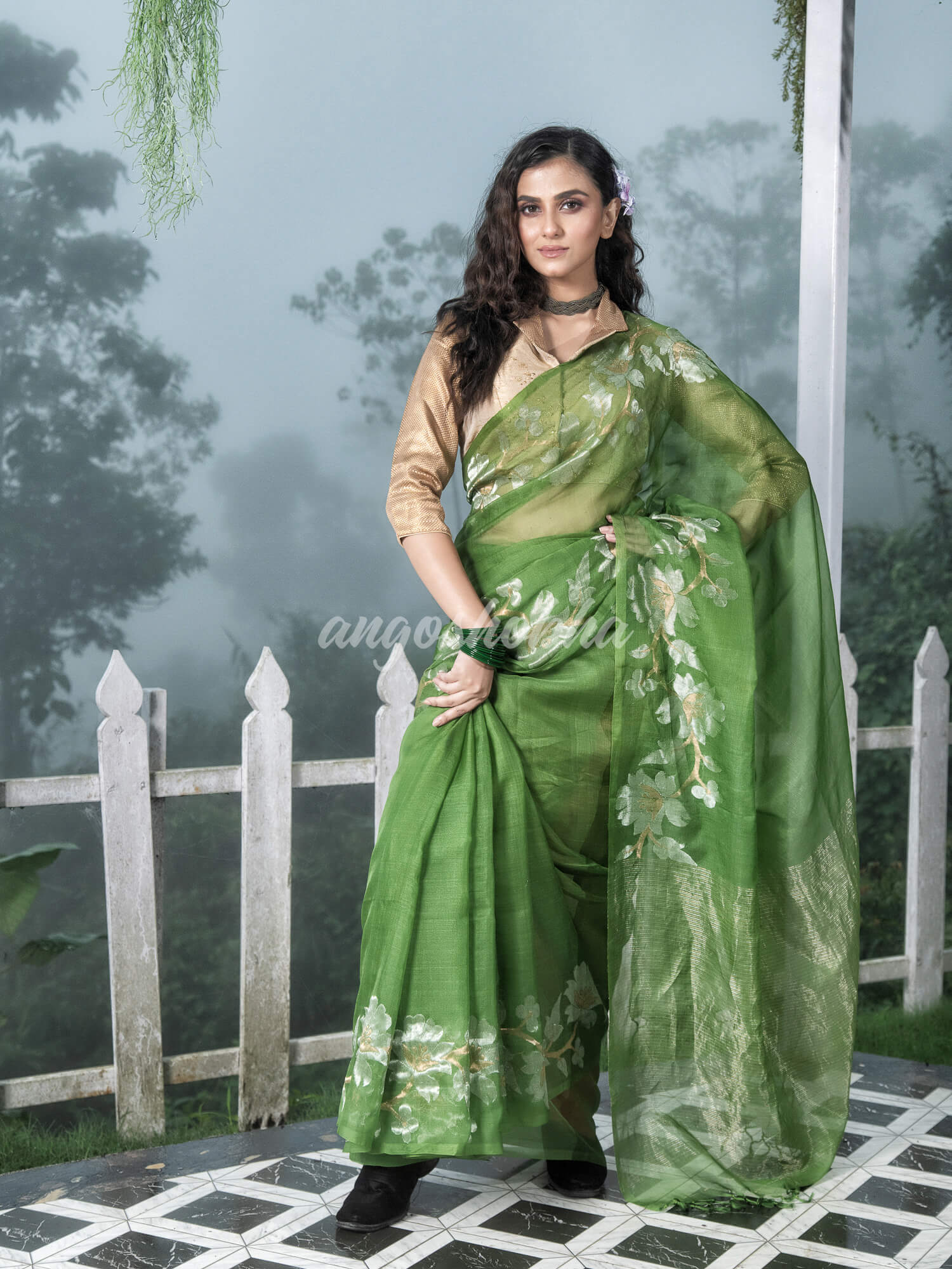 Green Silk White Flowers Motive Handwoven Muslin Saree