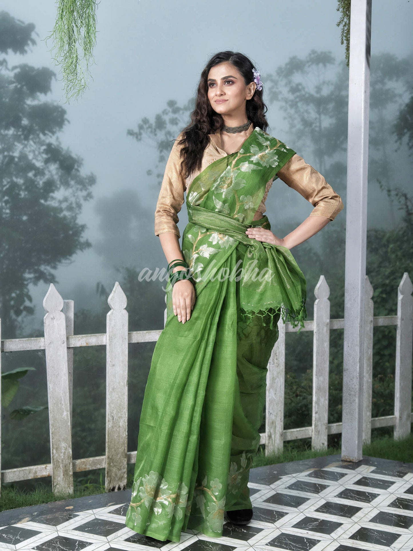 Green Silk White Flowers Motive Handwoven Muslin Saree