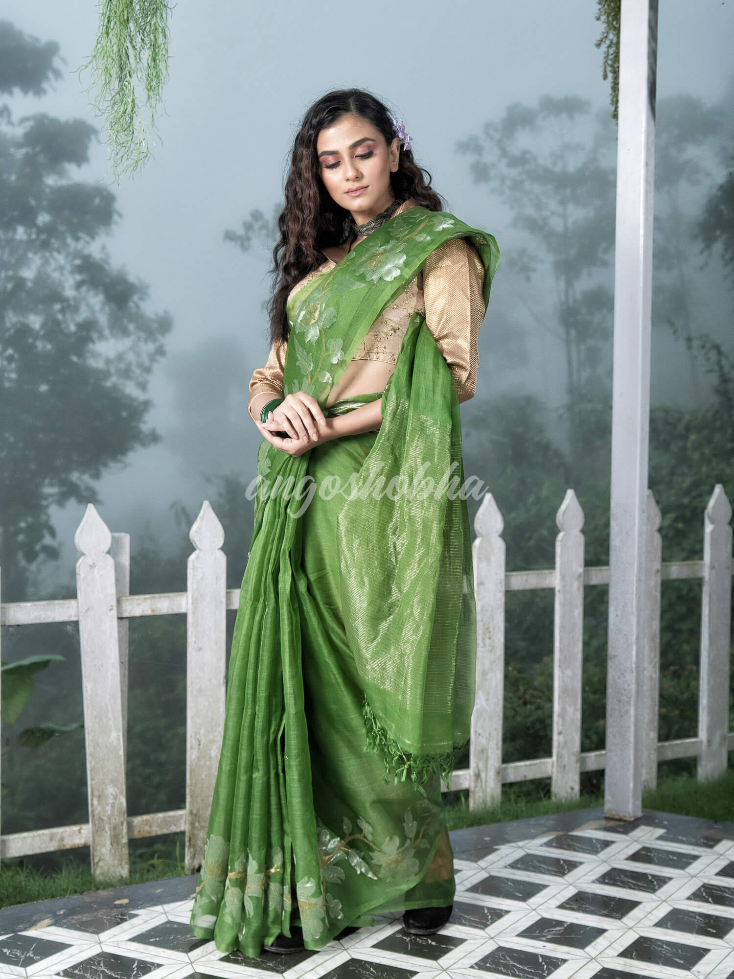 Green Silk White Flowers Motive Handwoven Muslin Saree