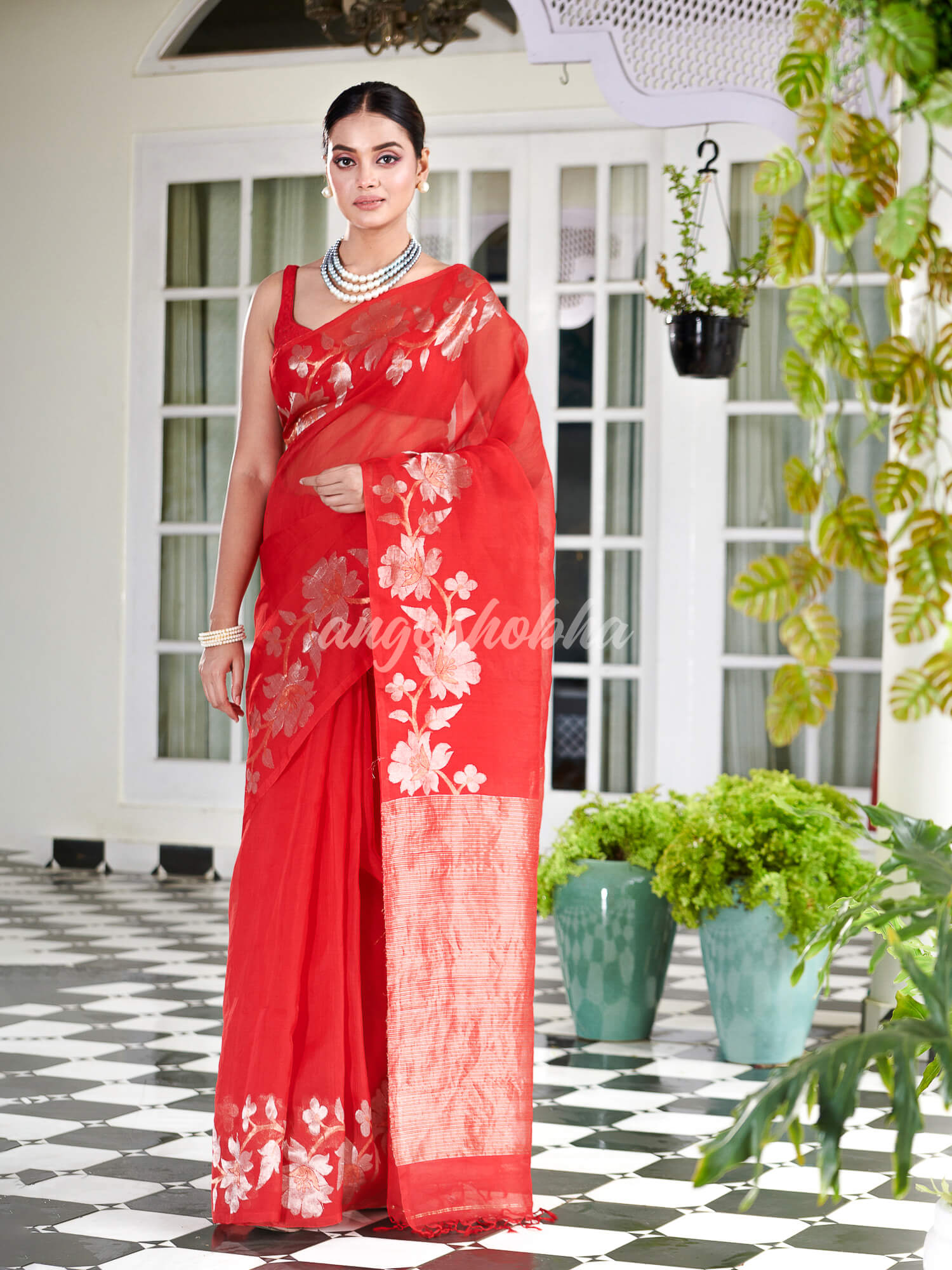 Red Silk White Flowers Motive Handwoven Muslin Saree