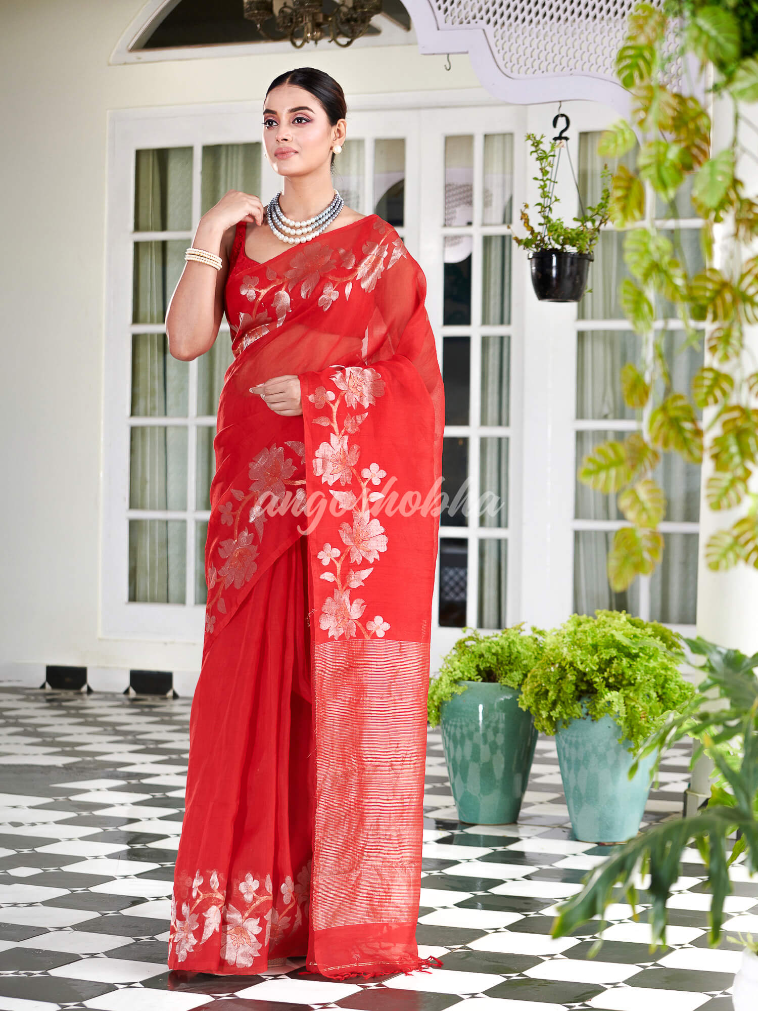 Red Silk White Flowers Motive Handwoven Muslin Saree