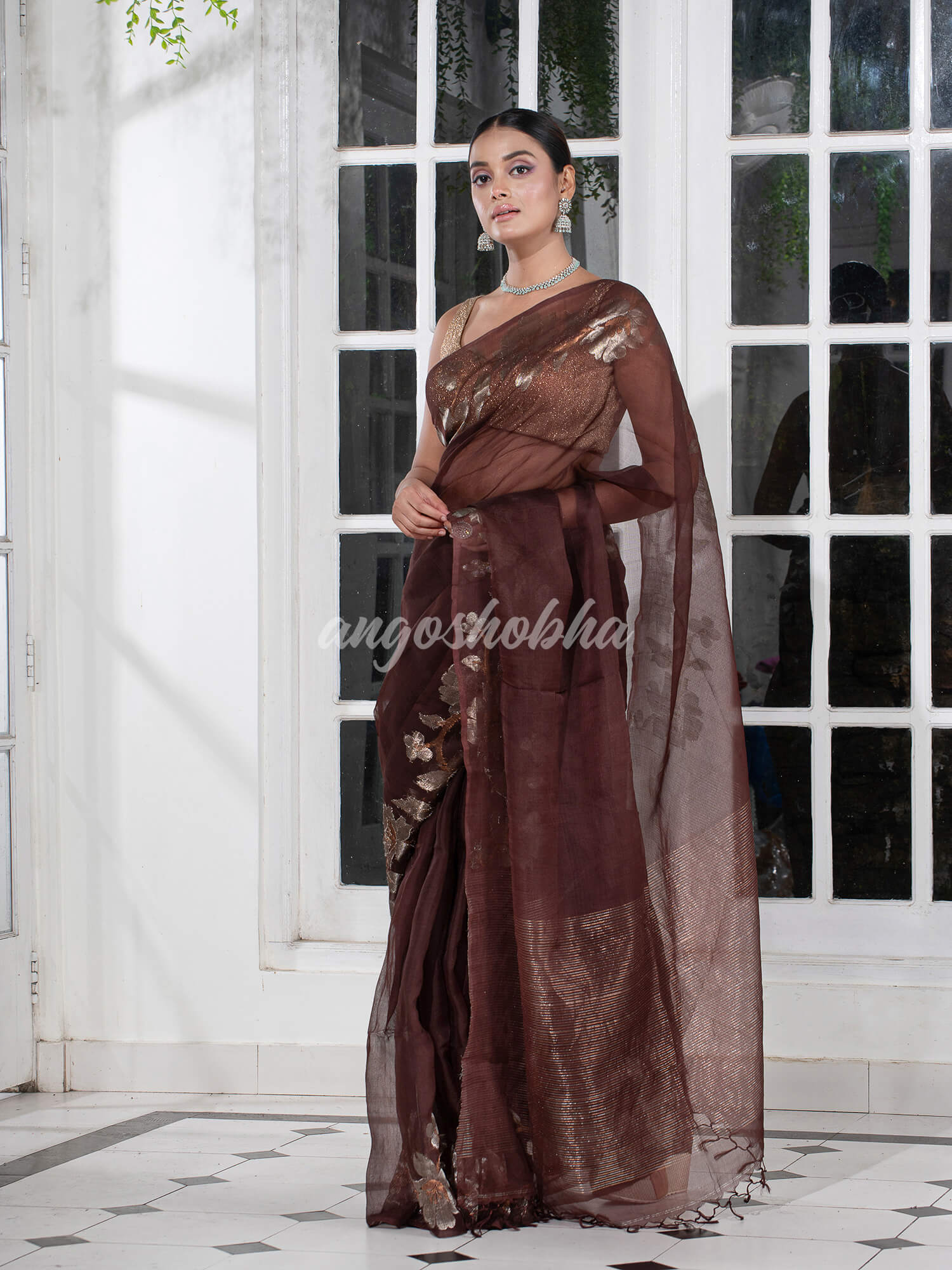 Brown Silk White Flowers Motive Handwoven Muslin Saree