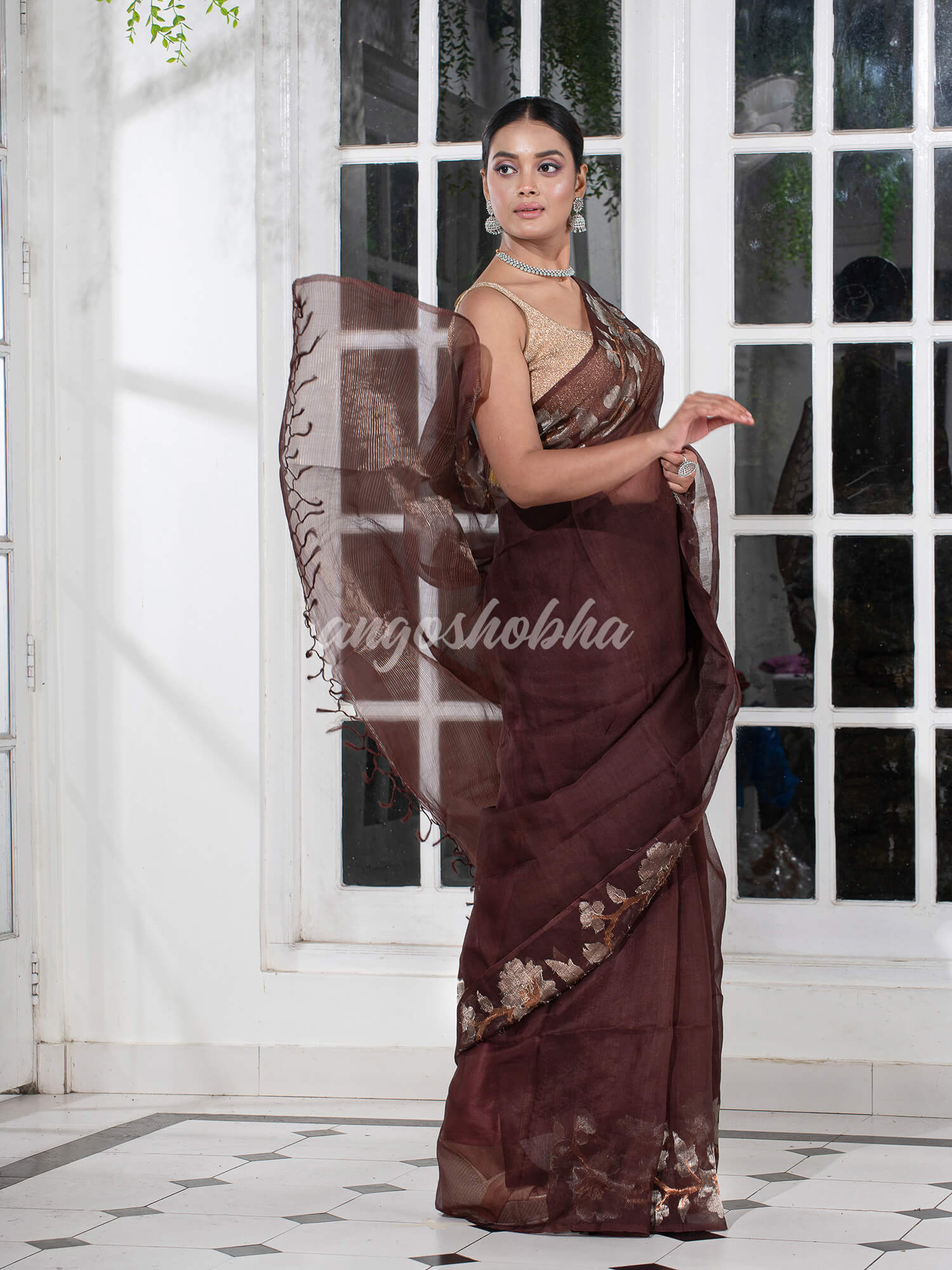 Brown Silk White Flowers Motive Handwoven Muslin Saree