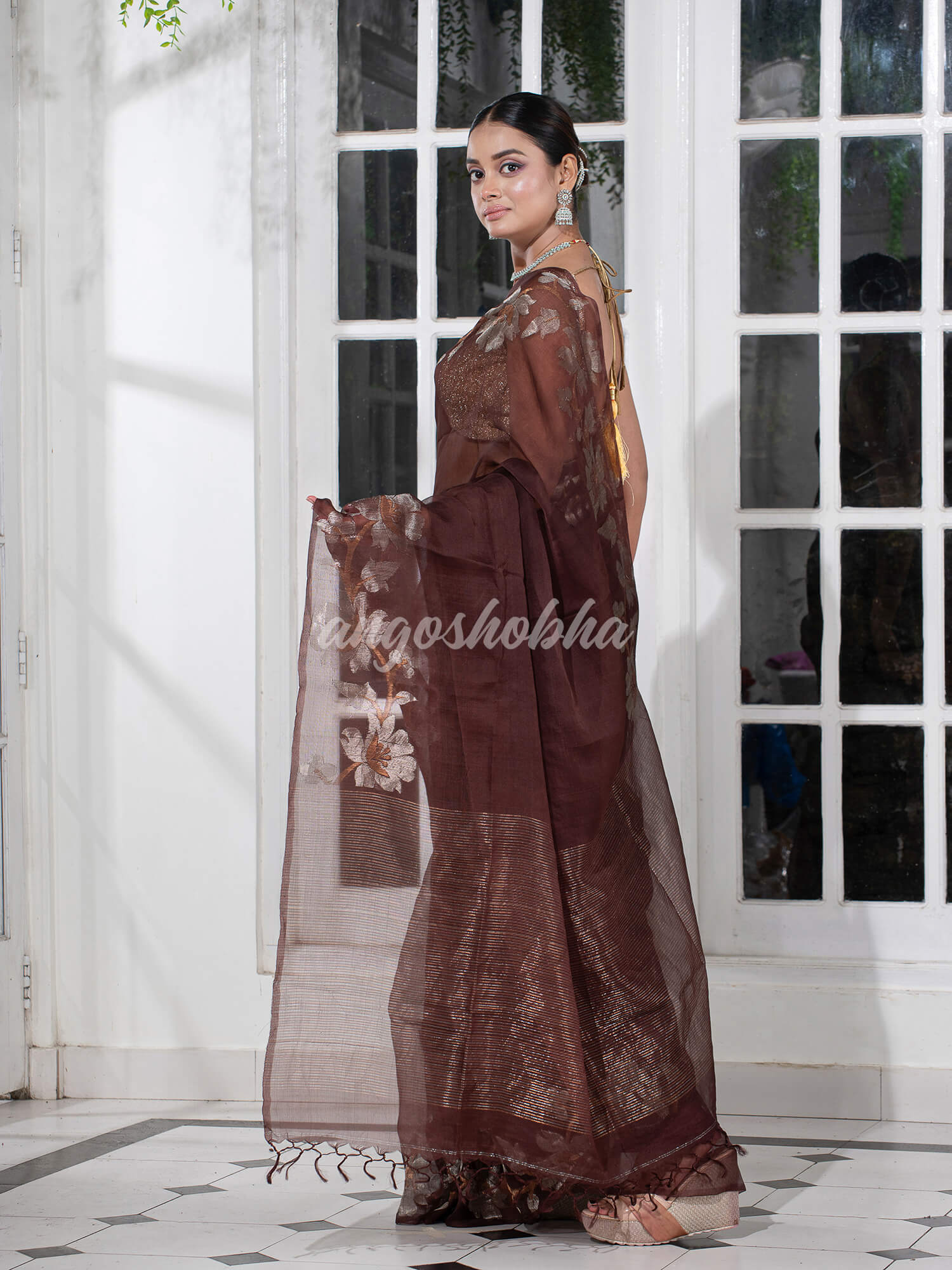 Brown Silk White Flowers Motive Handwoven Muslin Saree