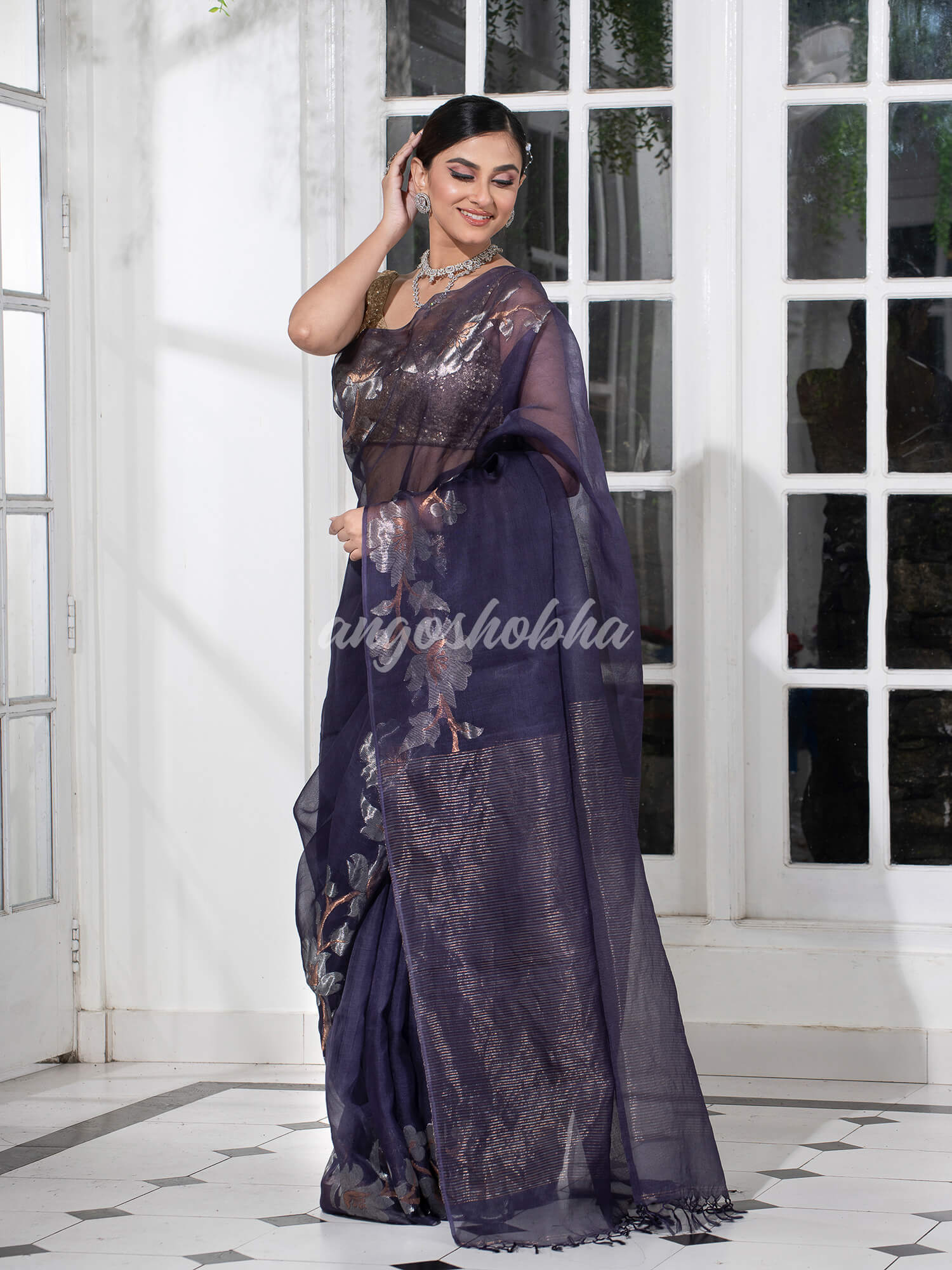 Misty Blue Silk White Flowers Motive Handwoven Muslin Saree