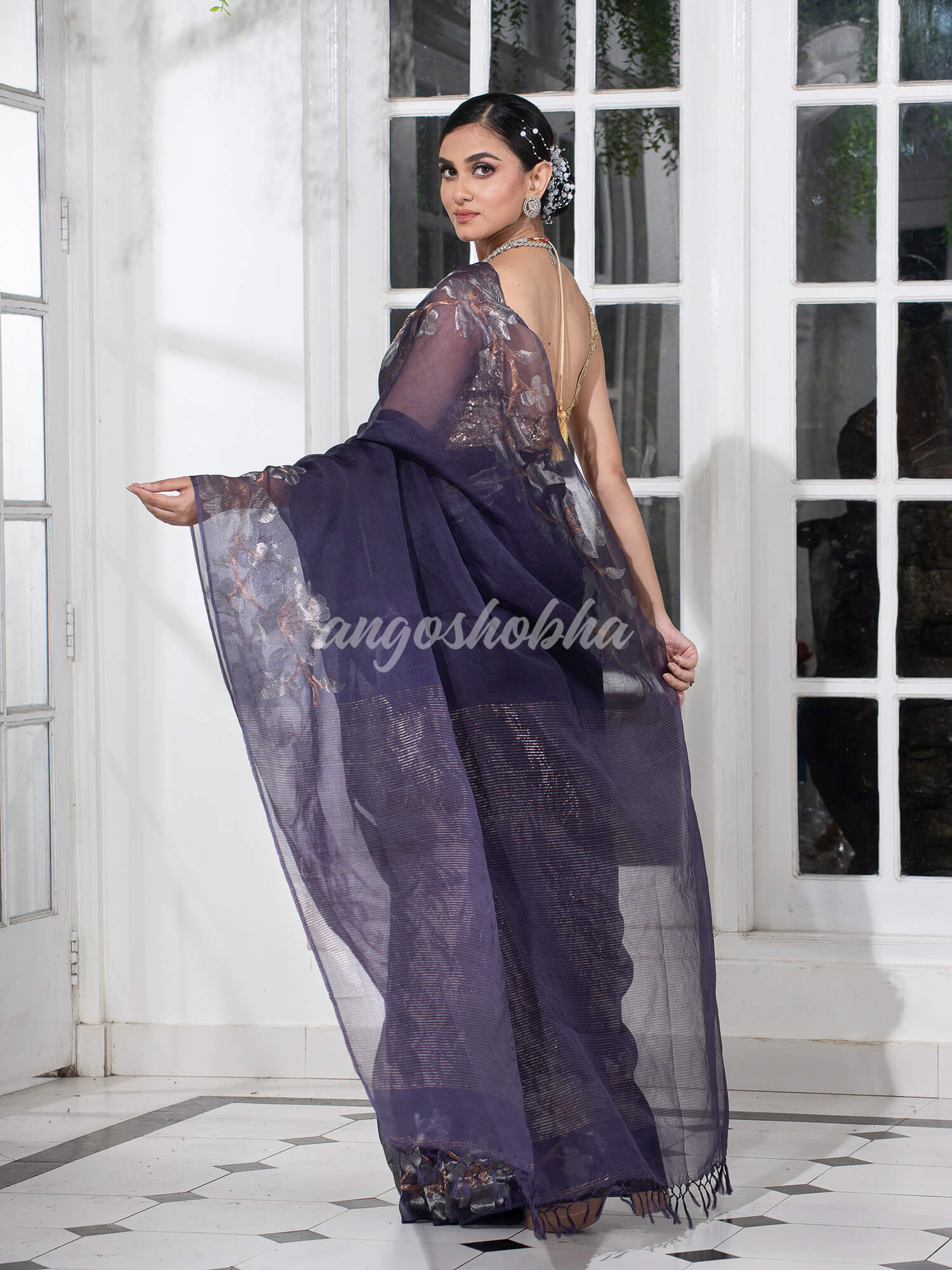 Misty Blue Silk White Flowers Motive Handwoven Muslin Saree