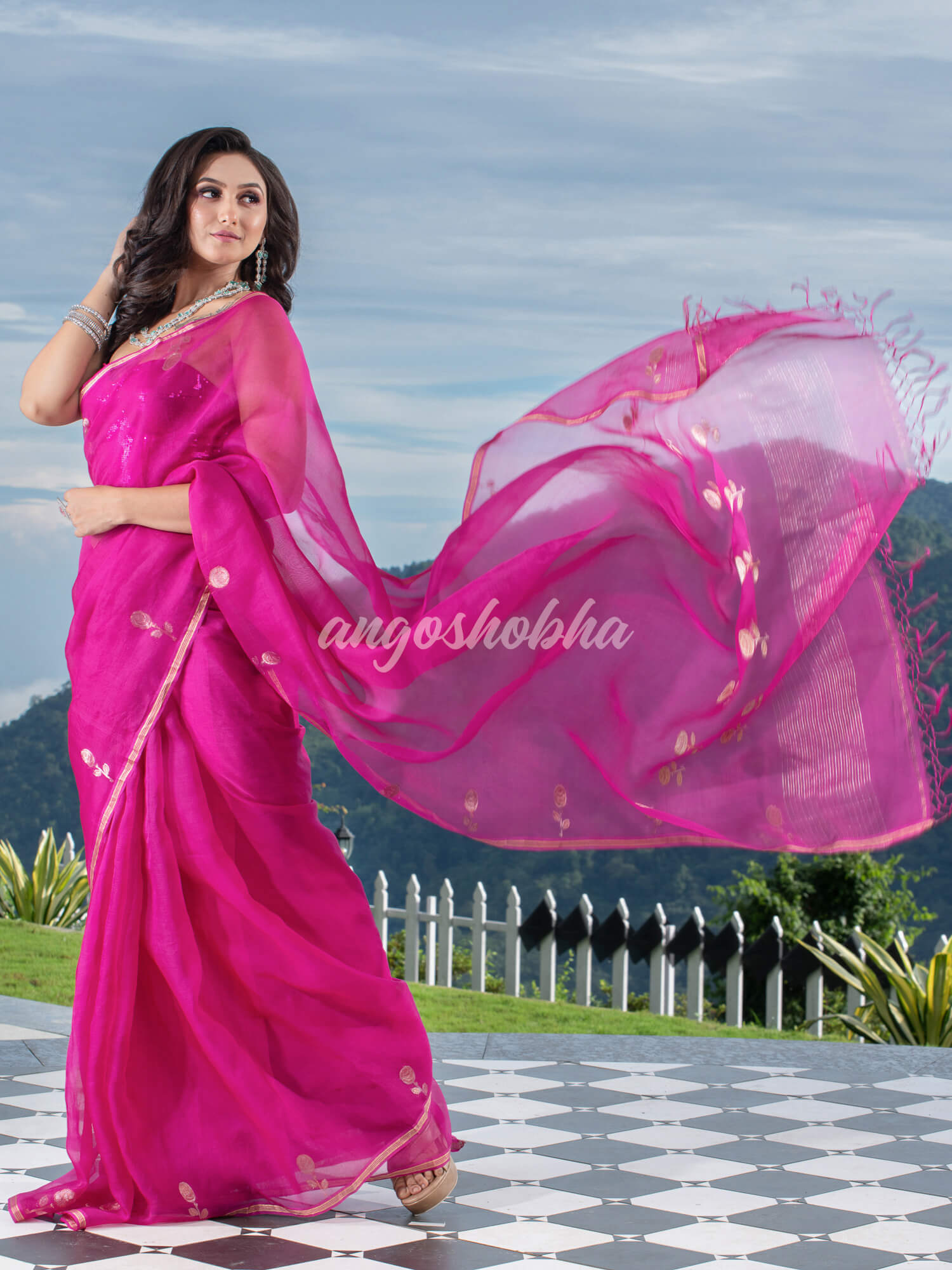 Traditional Pink Muslin Silk Zari Work Handloom Saree