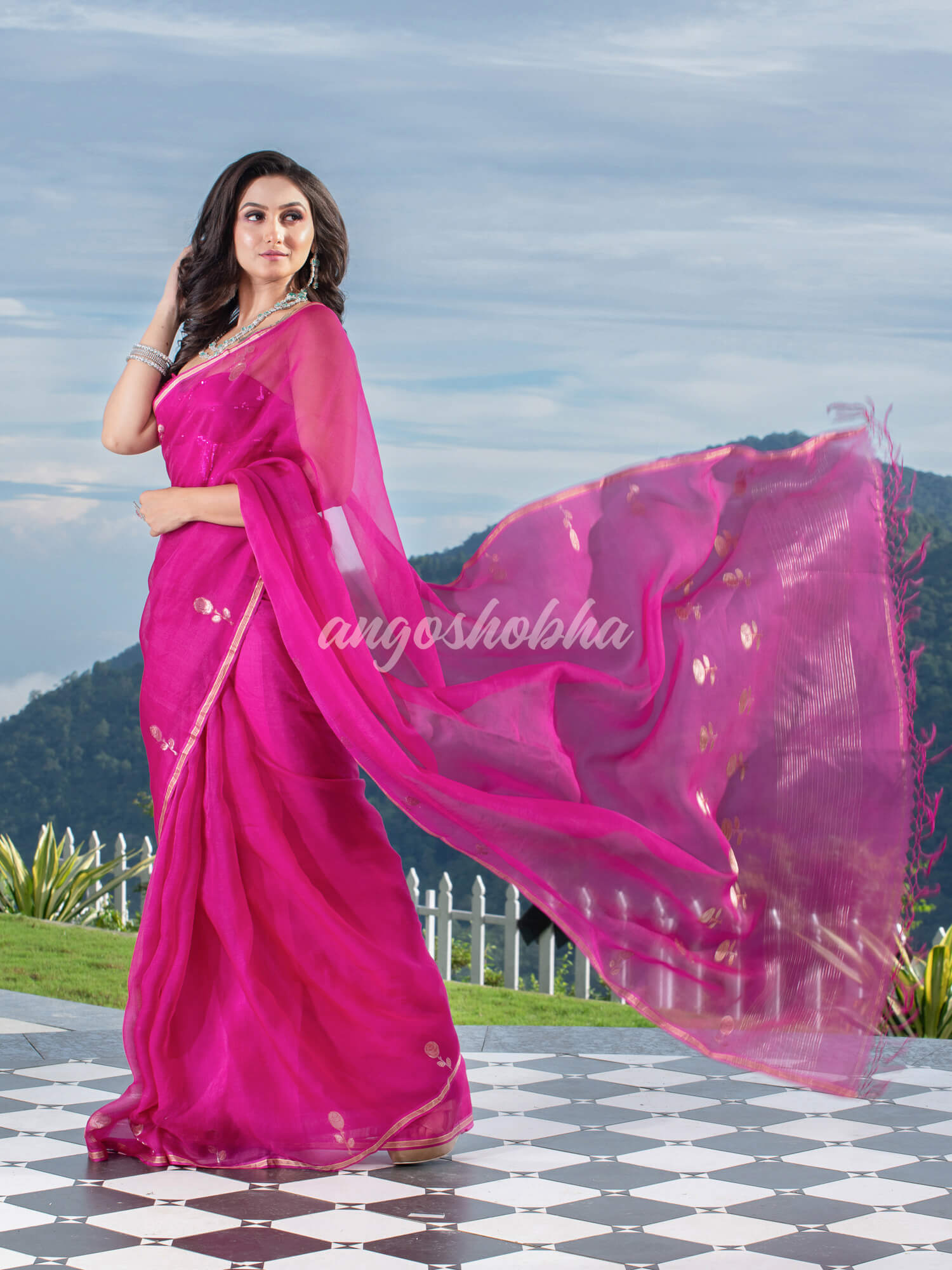 Traditional Pink Muslin Silk Zari Work Handloom Saree