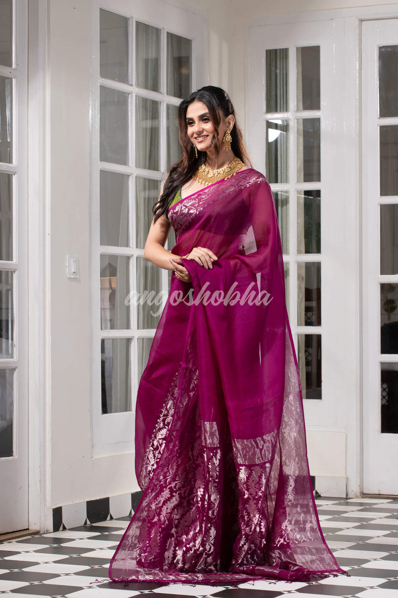 Traditional Magenta Muslin Silk Zari Work Handloom Saree