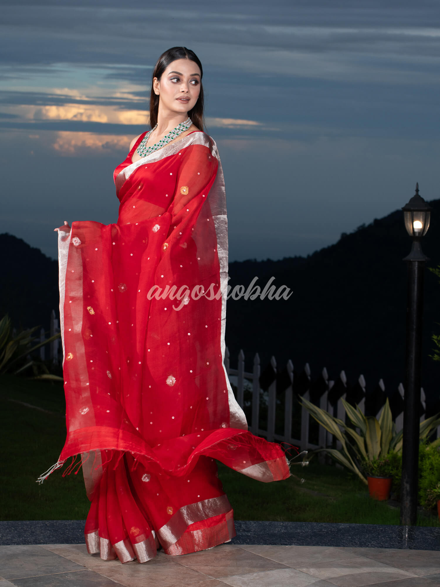 Traditional Red Muslin Silk Zari Work Handloom Saree