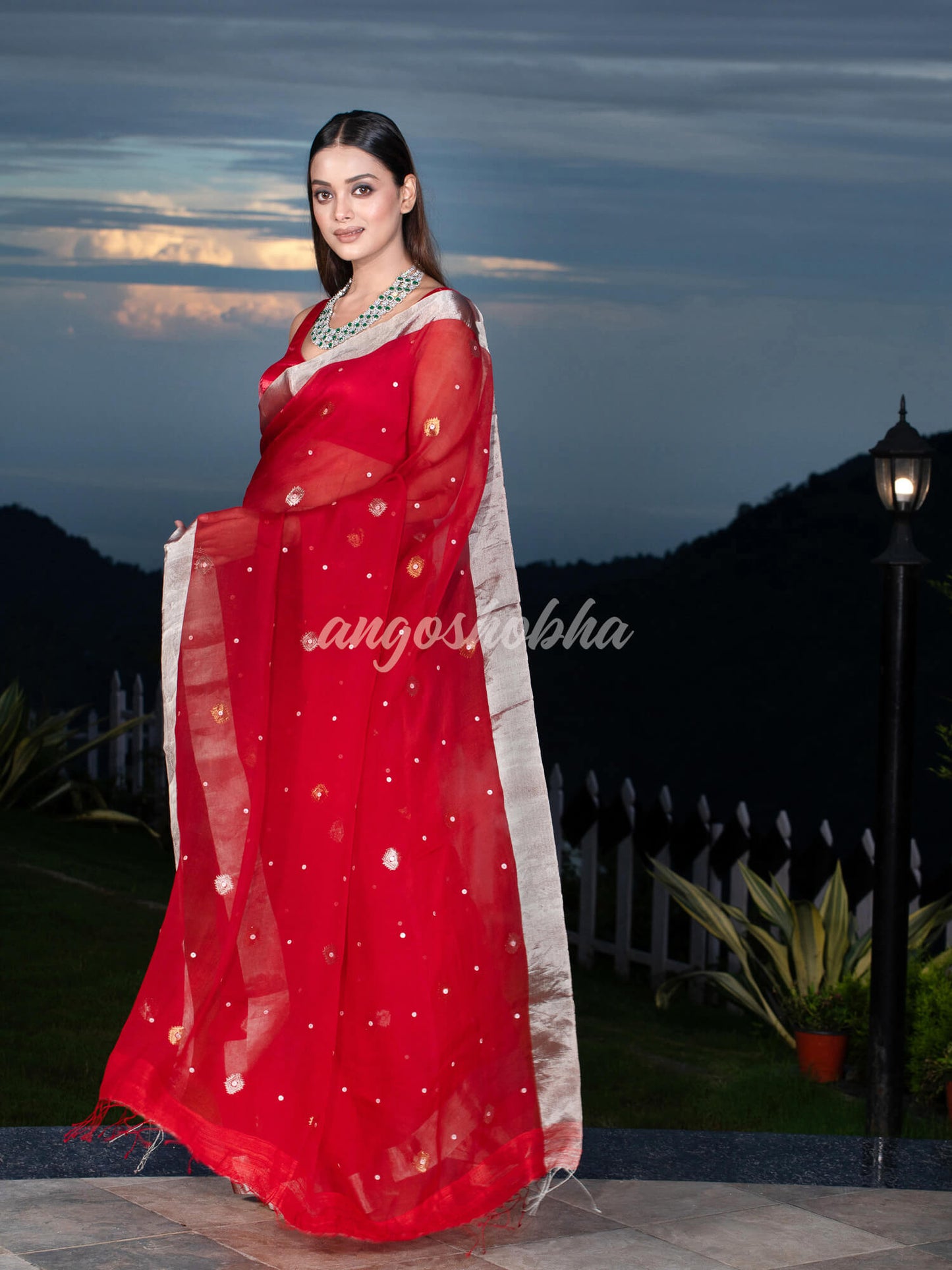 Traditional Red Muslin Silk Zari Work Handloom Saree