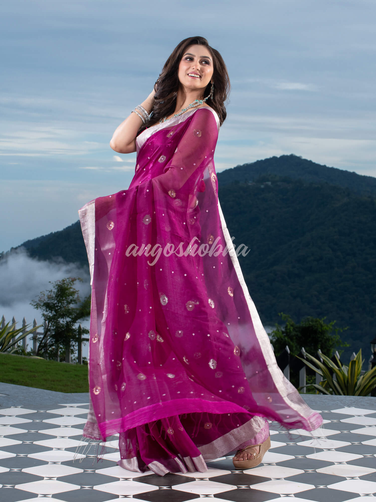 Traditional Magenta Muslin Silk Zari Work Handloom Saree