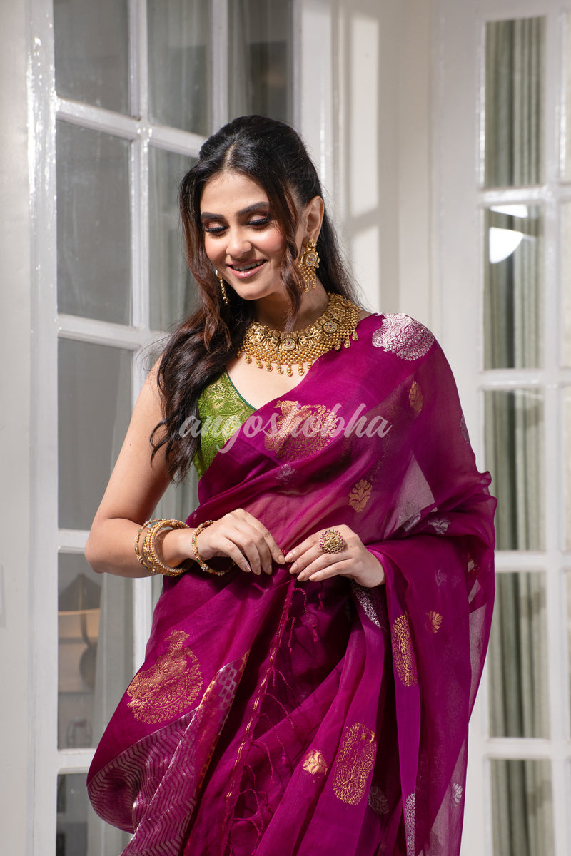 Berry Magenta Pure Muslin Silk Handwoven Saree