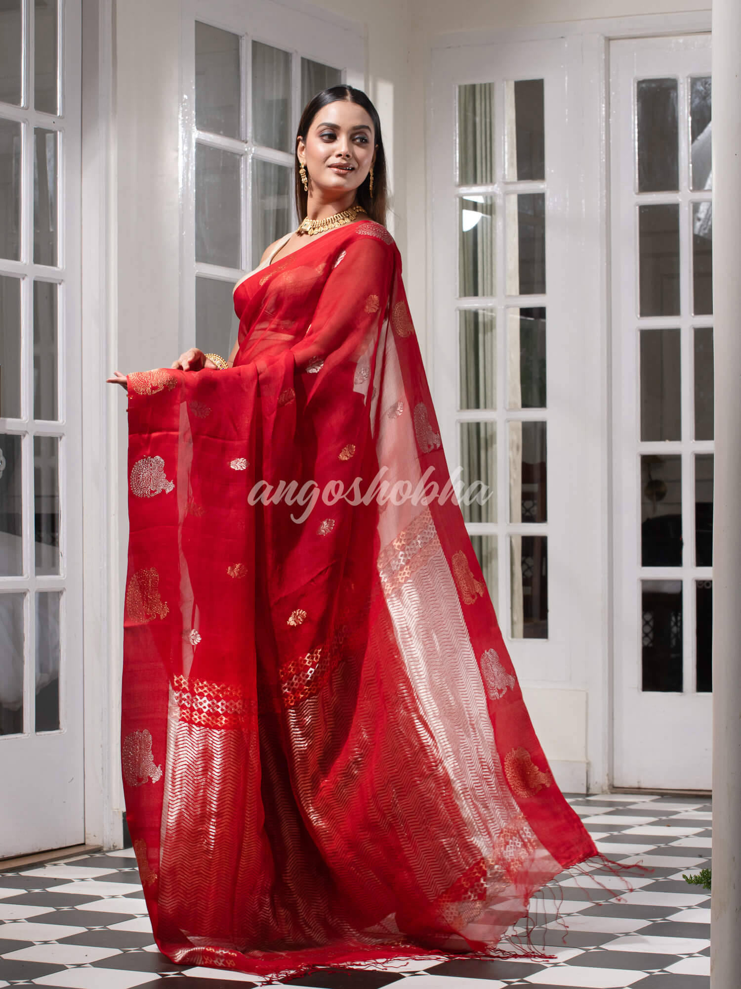 Red Pure Muslin Silk Handwoven Saree