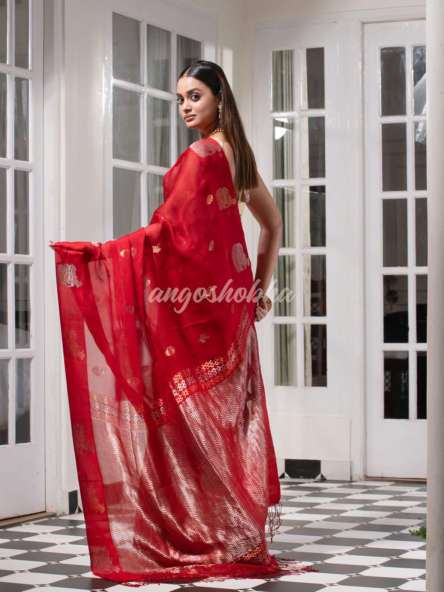 Red Pure Muslin Silk Handwoven Saree