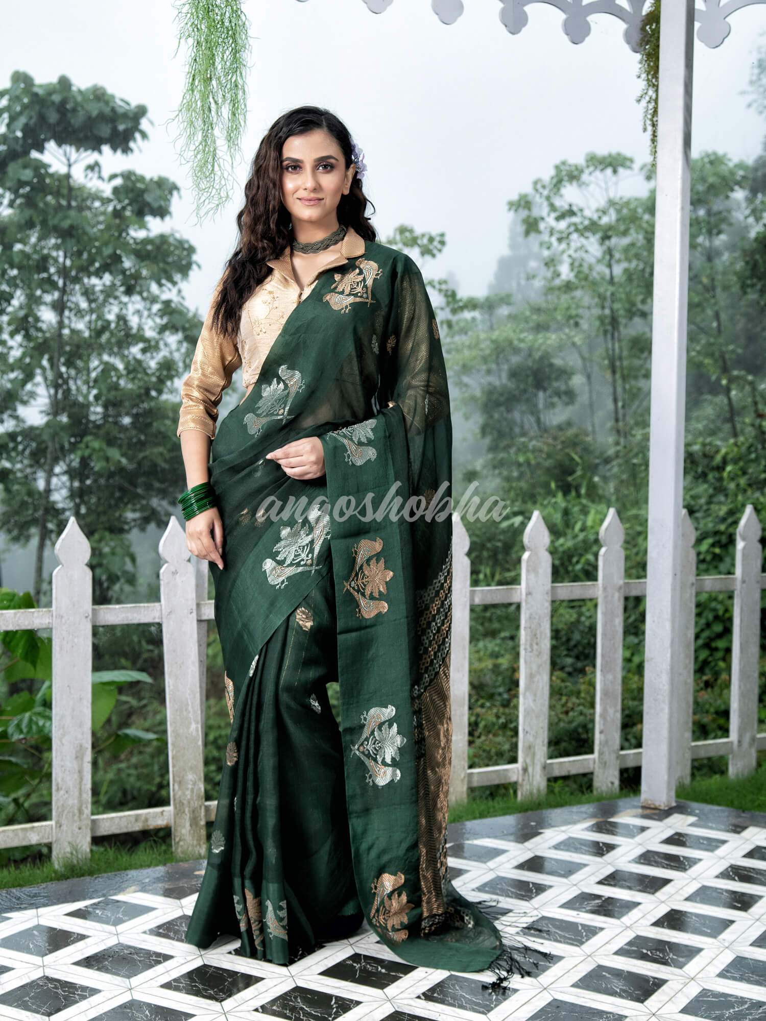 Moss Green Pure Muslin Intricate Bird Design Border Handwoven Saree