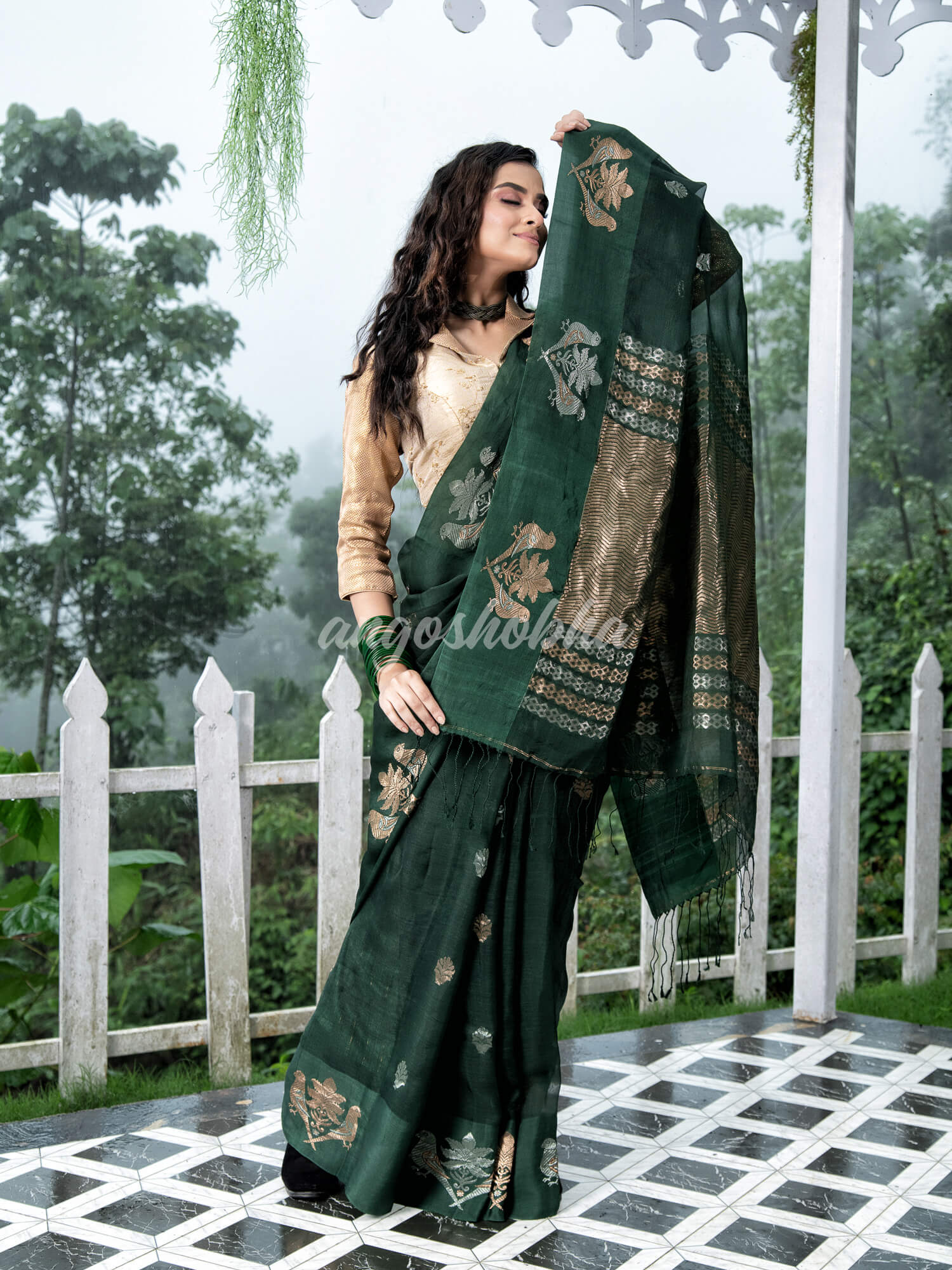 Moss Green Pure Muslin Intricate Bird Design Border Handwoven Saree