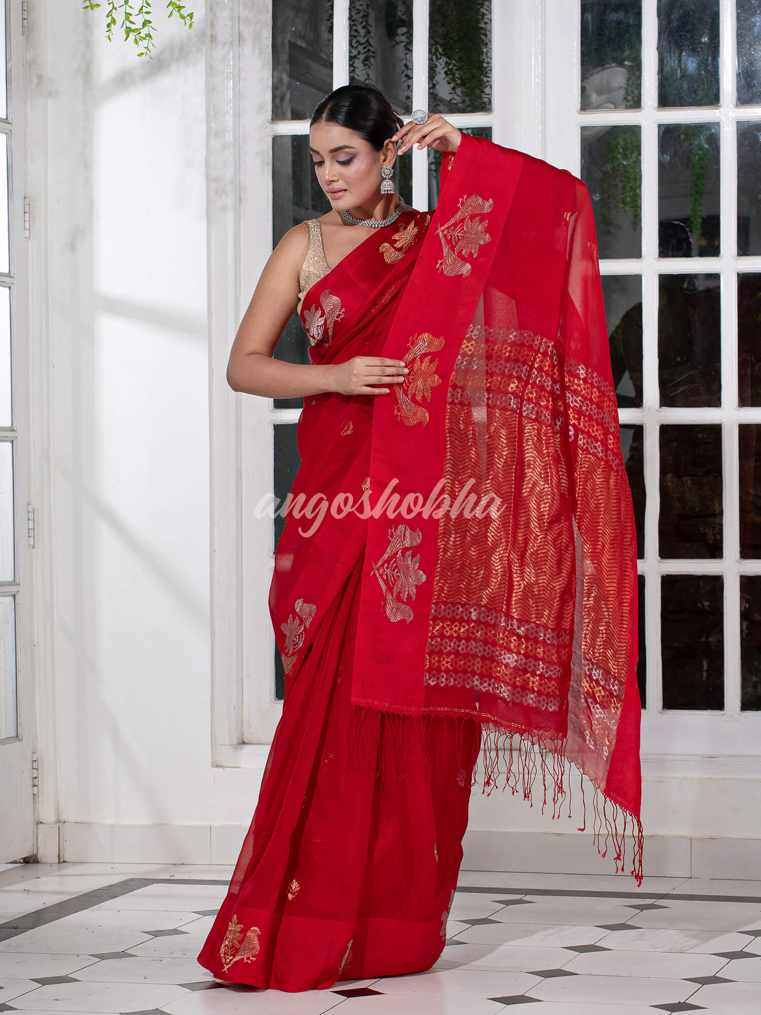 Red Pure Muslin Intricate Bird Design Border Handwoven Saree
