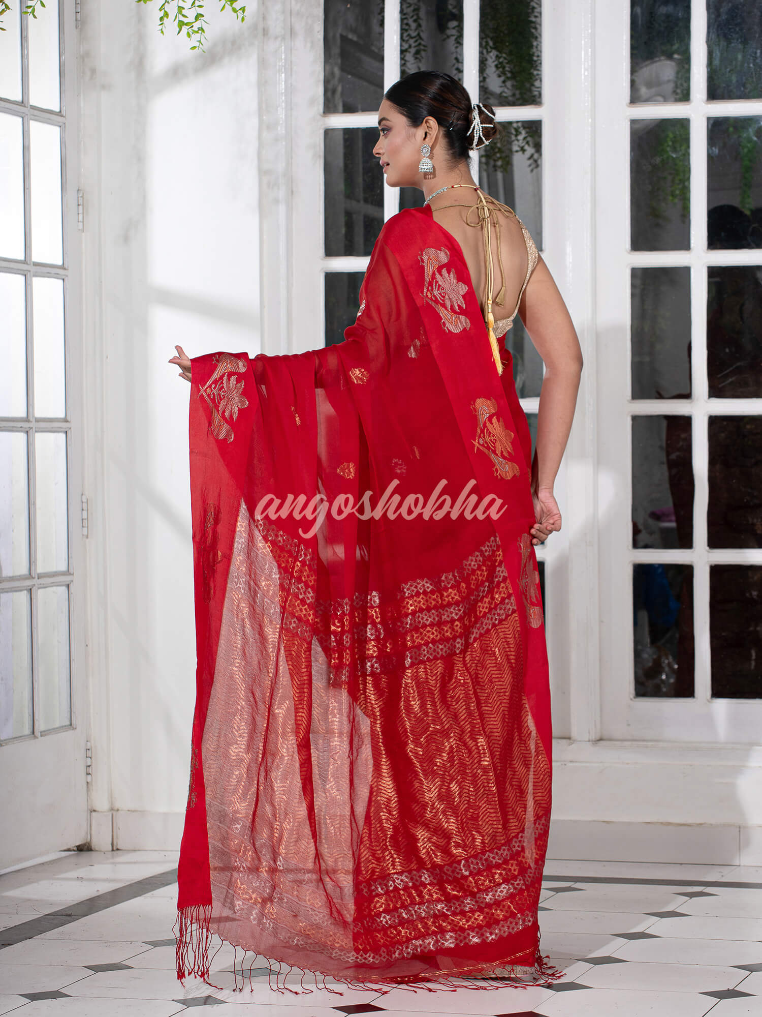 Red Pure Muslin Intricate Bird Design Border Handwoven Saree