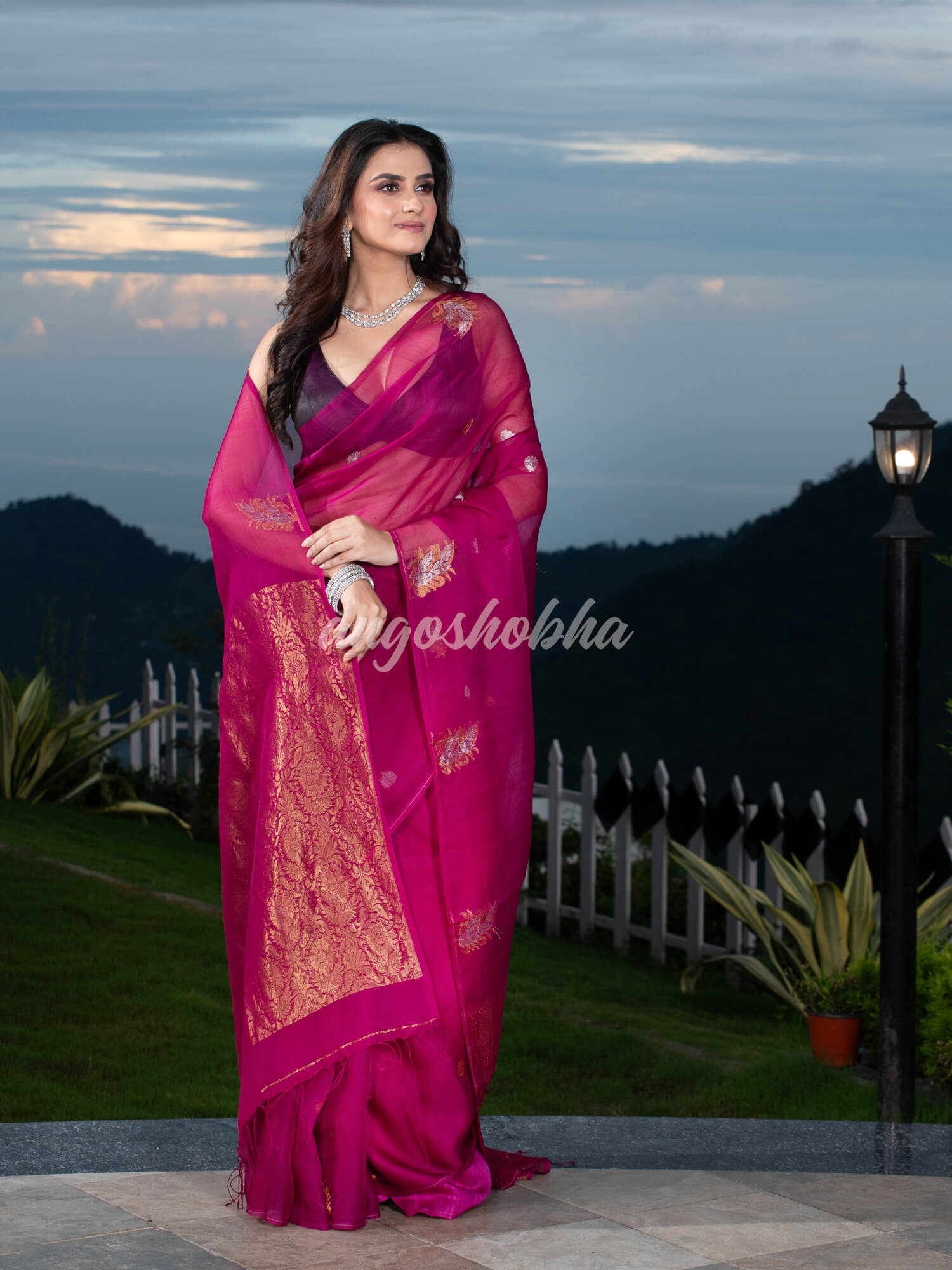 Magenta Pure Muslin Silk Leaf Motifs Textured Handwoven Saree