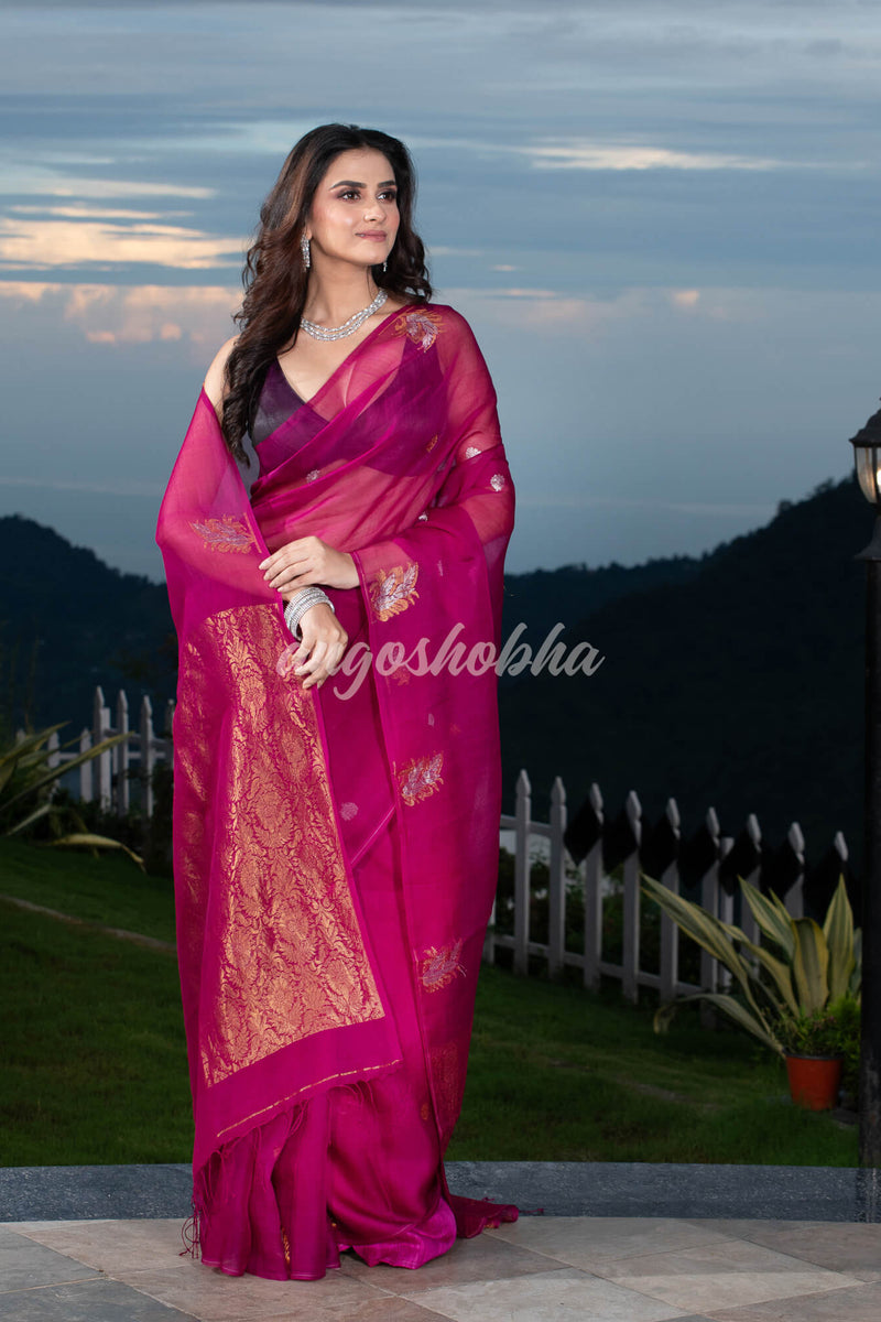 Magenta Pure Muslin Silk Leaf Motifs Textured Handwoven Saree