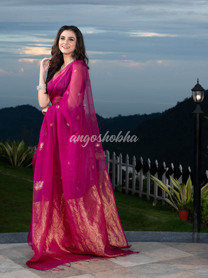 Magenta Pure Muslin Silk Leaf Motifs Textured Handwoven Saree