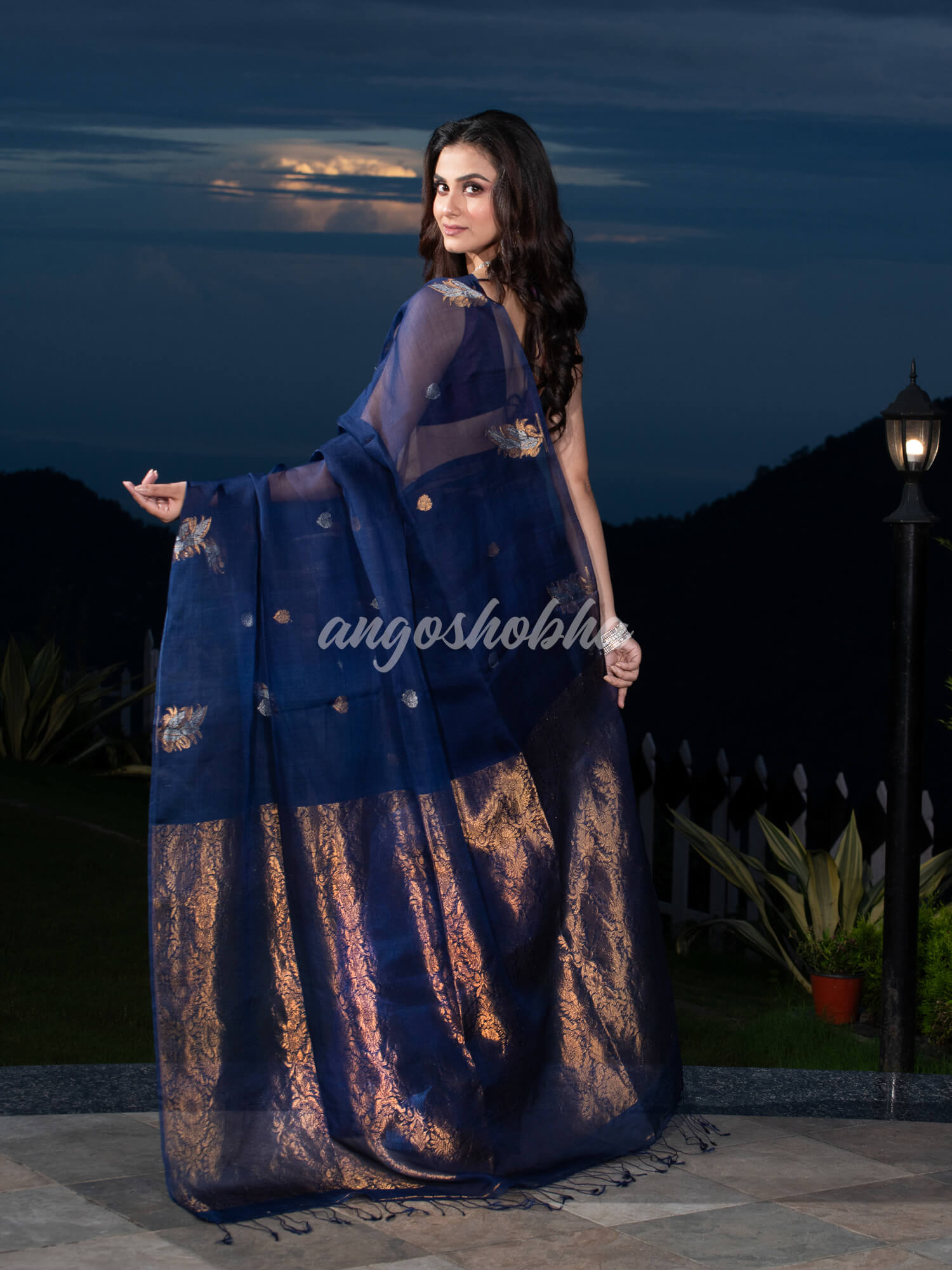 Visa Blue Pure Muslin Silk Leaf Motifs Textured Handwoven Saree