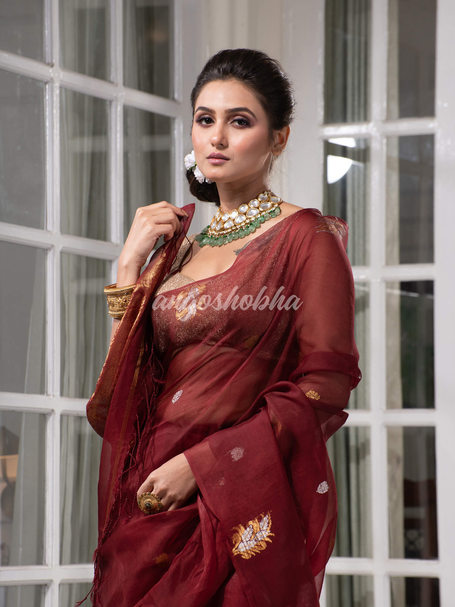 Burgundy Pure Muslin Silk Leaf Motifs Textured Handwoven Saree