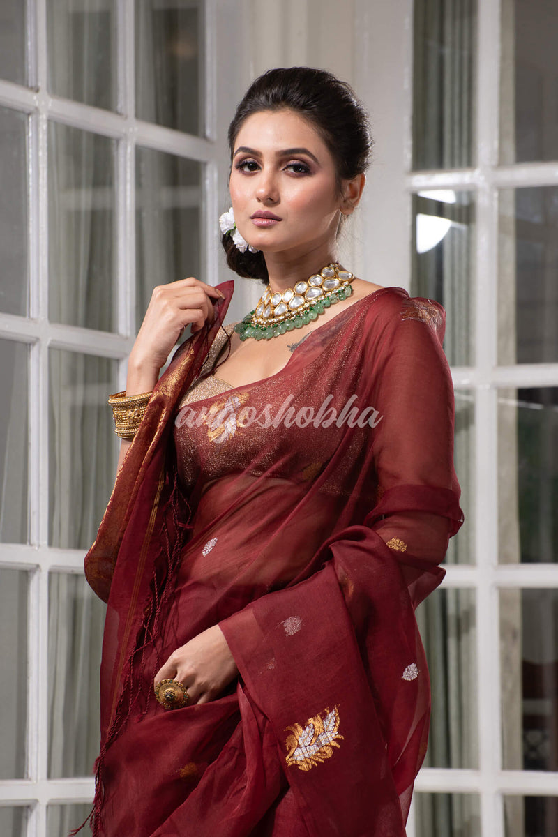 Burgundy Pure Muslin Silk Leaf Motifs Textured Handwoven Saree