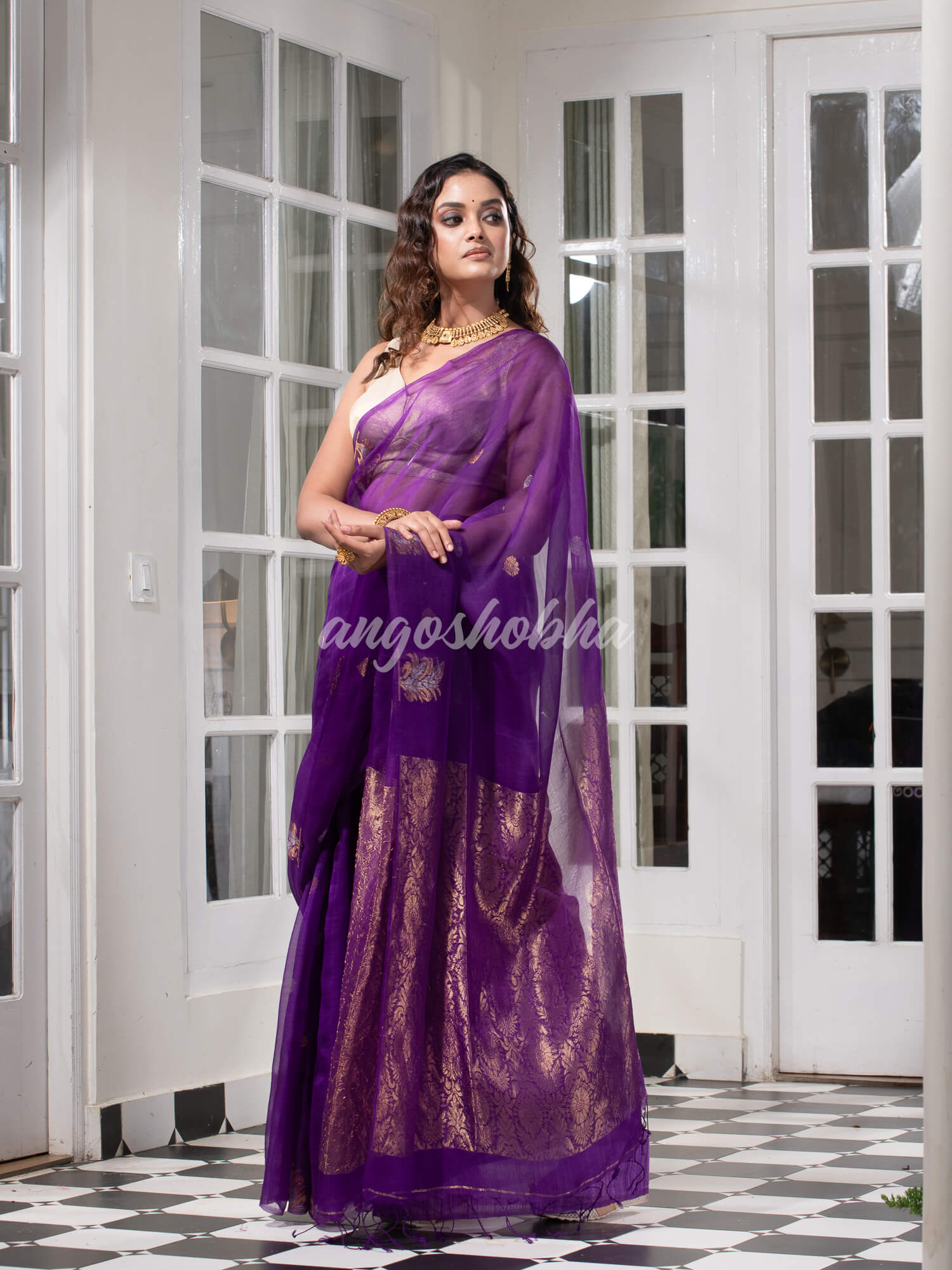 Violet Pure Muslin Silk Leaf Motifs Textured Handwoven Saree