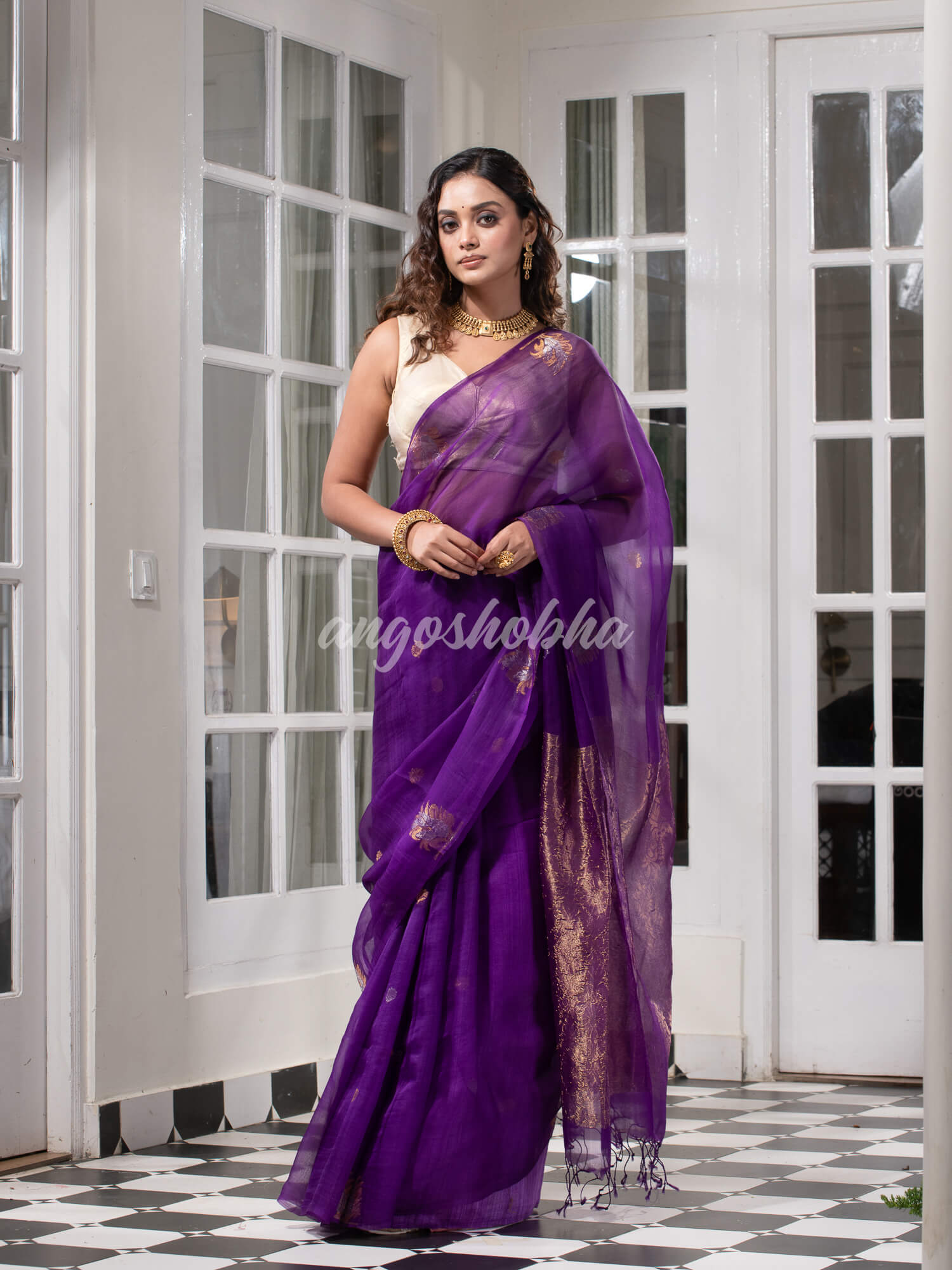 Violet Pure Muslin Silk Leaf Motifs Textured Handwoven Saree