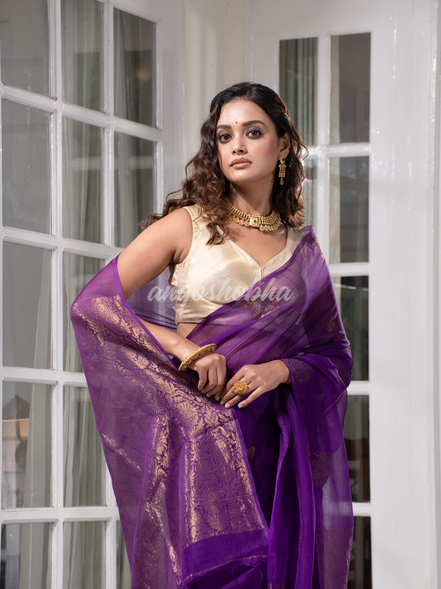 Violet Pure Muslin Silk Leaf Motifs Textured Handwoven Saree