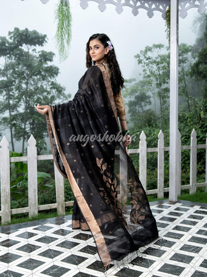 Black Matka Silk Light Golden Border Handwoven Saree